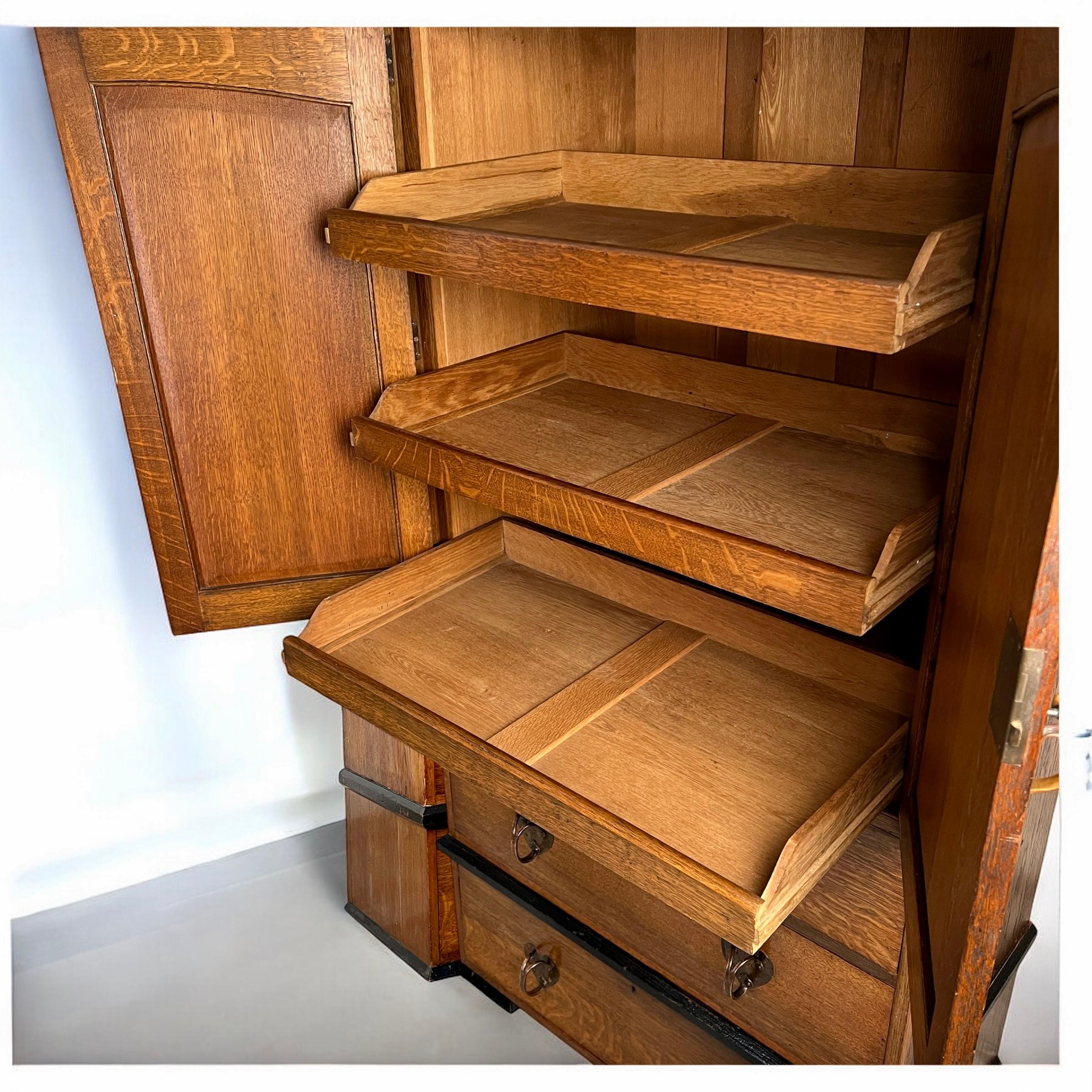 An Arts & Crafts Oak Linen Press In The Manner Of Liberty London For Sale 2