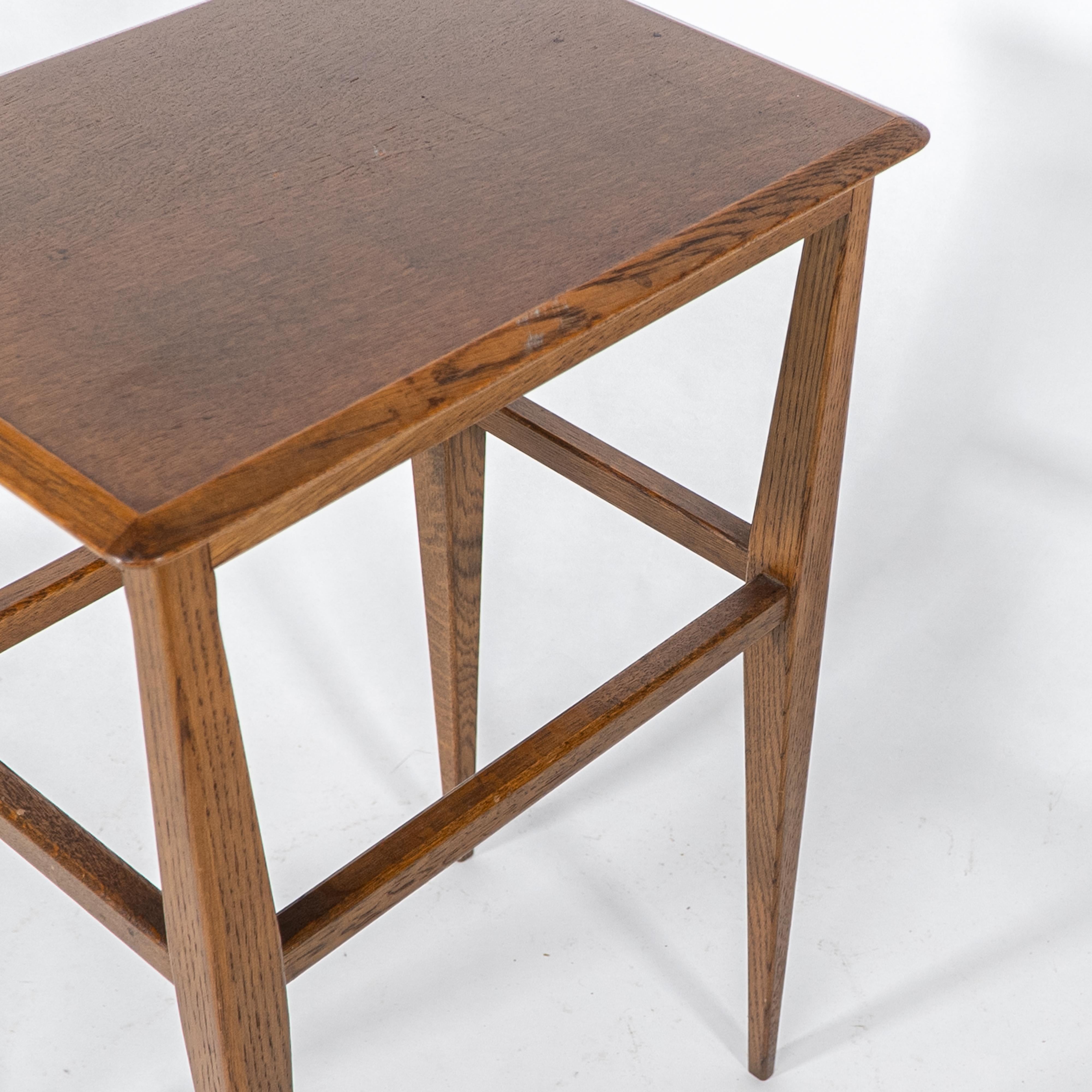 An Arts & Crafts oak side table with molded edge to the top & shaped legs For Sale 7