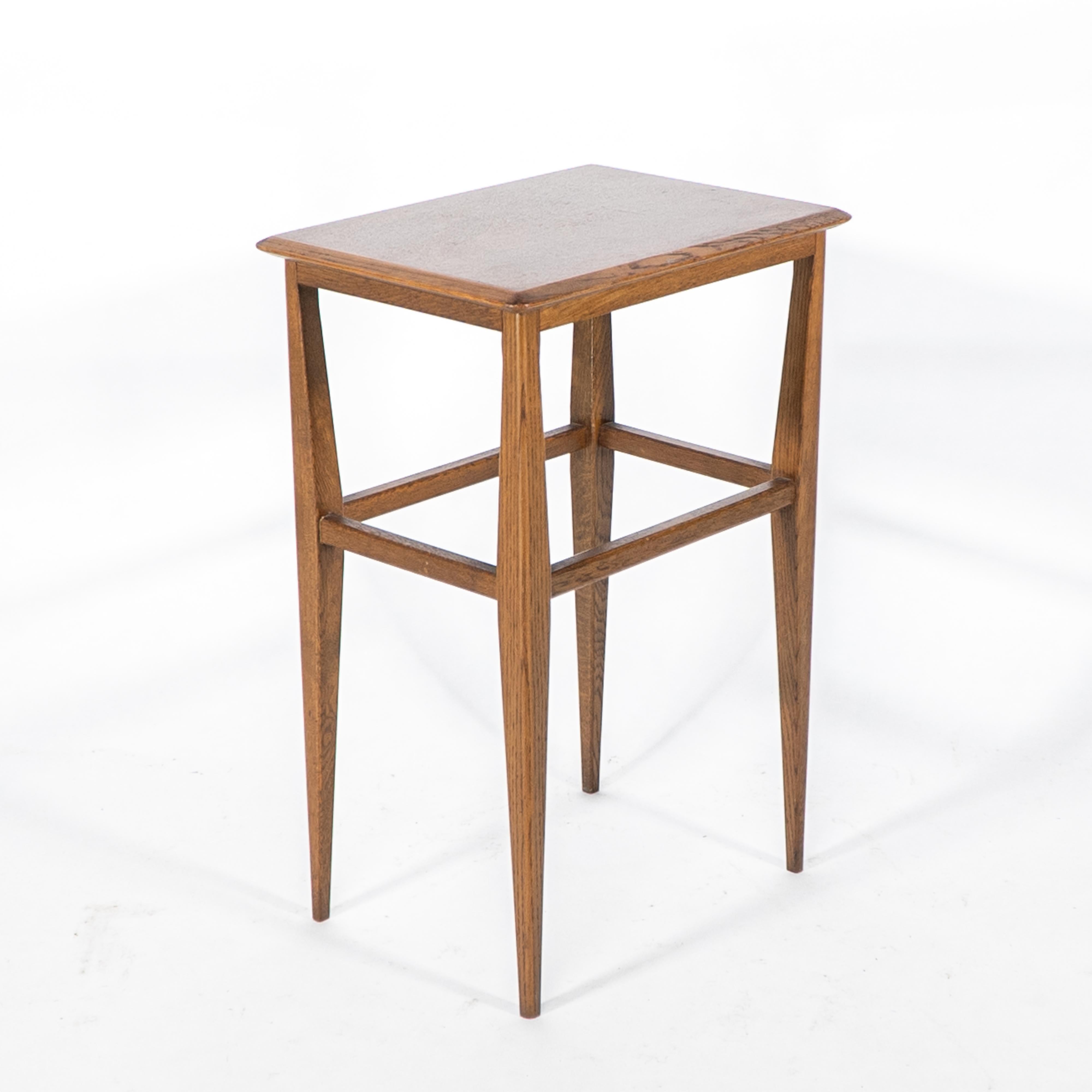 An Arts & Crafts oak side table with molded edge to the top & shaped legs For Sale 1
