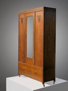 Armoire CABINET ARTS & CRAFTS / ART NOUVEAU par HARRIS LEBUS, Angleterre 1900