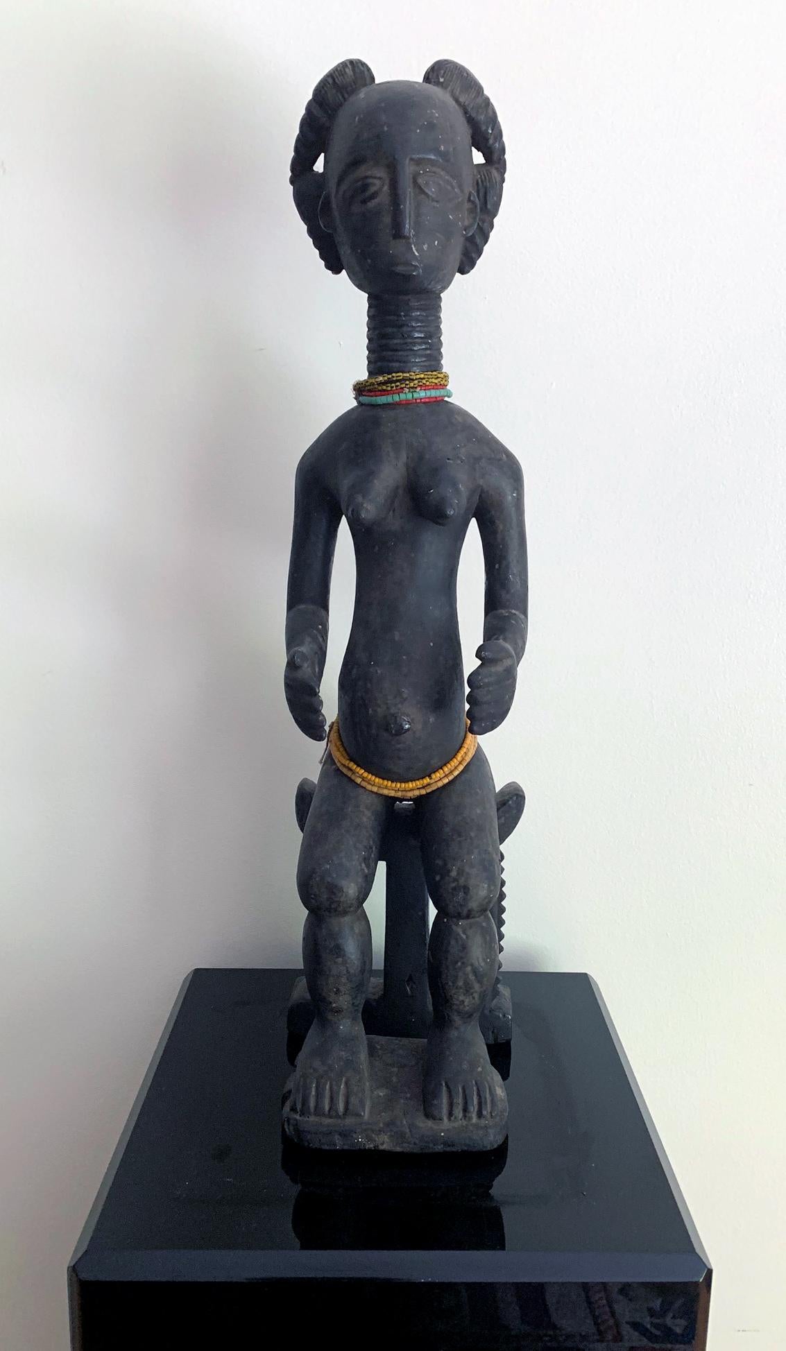 Aschenbecher Maternal Fertility-Figur von Ashanti (Stammeskunst) im Angebot