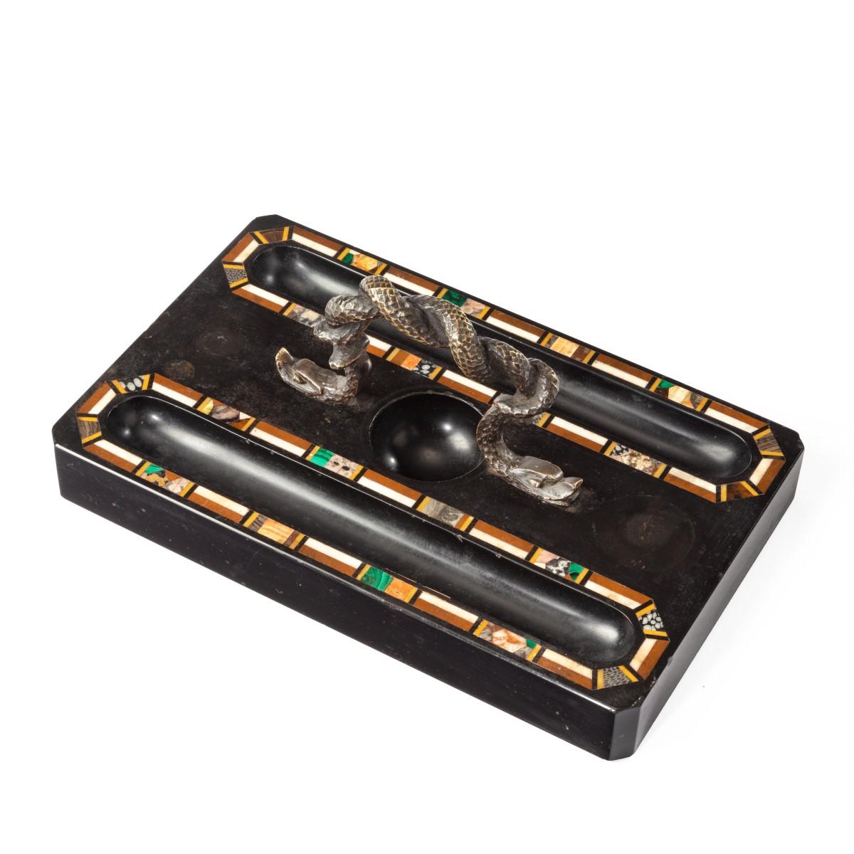 An Ashford (Derbyshire) black marble pen tray In Good Condition For Sale In Lymington, Hampshire