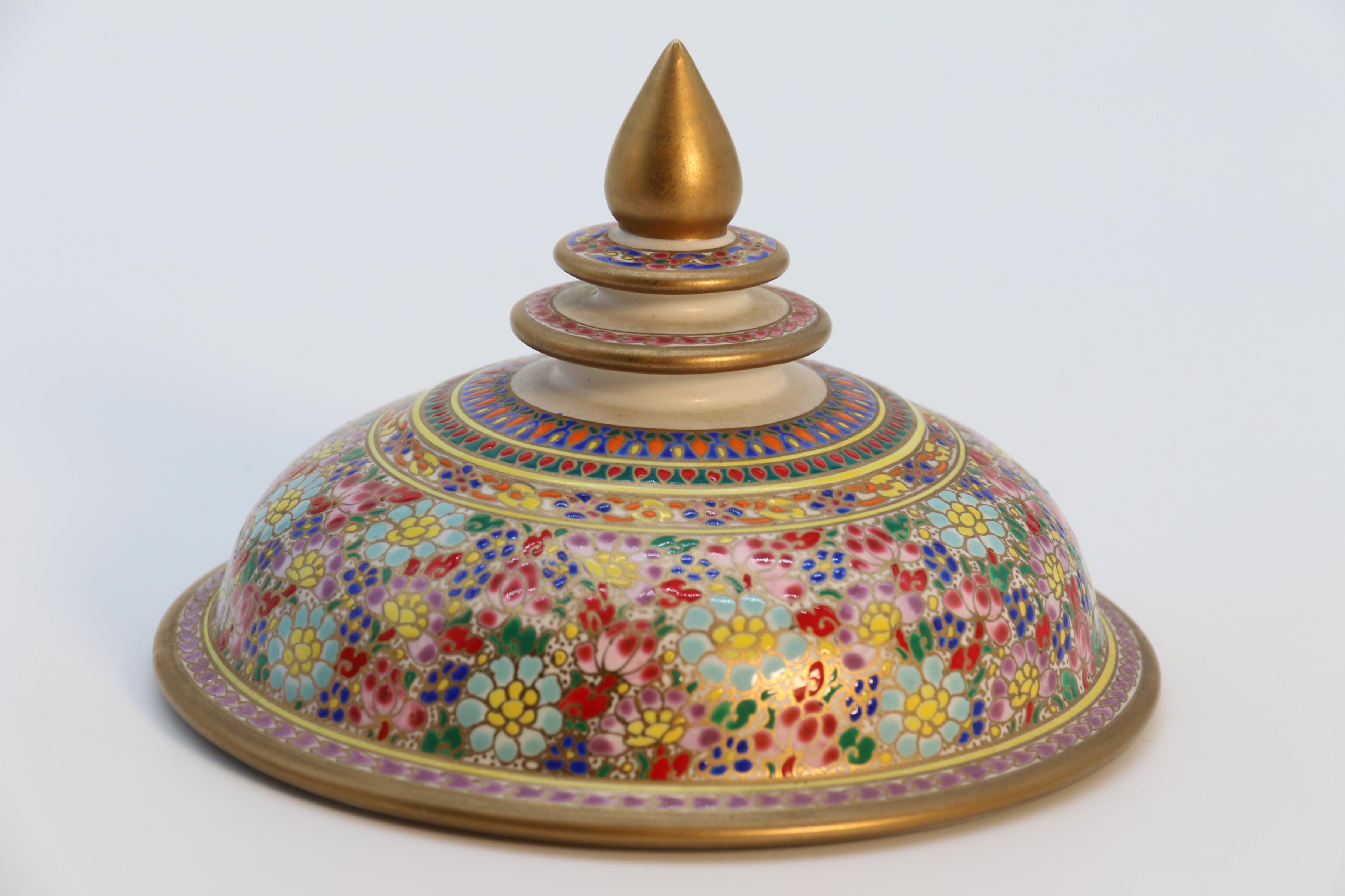20th Century An Asian Siam pottery gilt and enamelled lidded jar circa 1920 For Sale