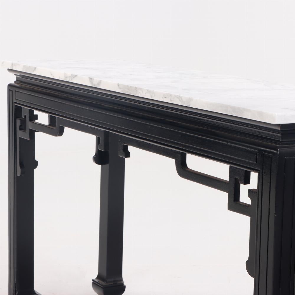 Consola ebonizada con tapa de mármol de estilo Asian Style, hacia 1950. Ebonizado en venta