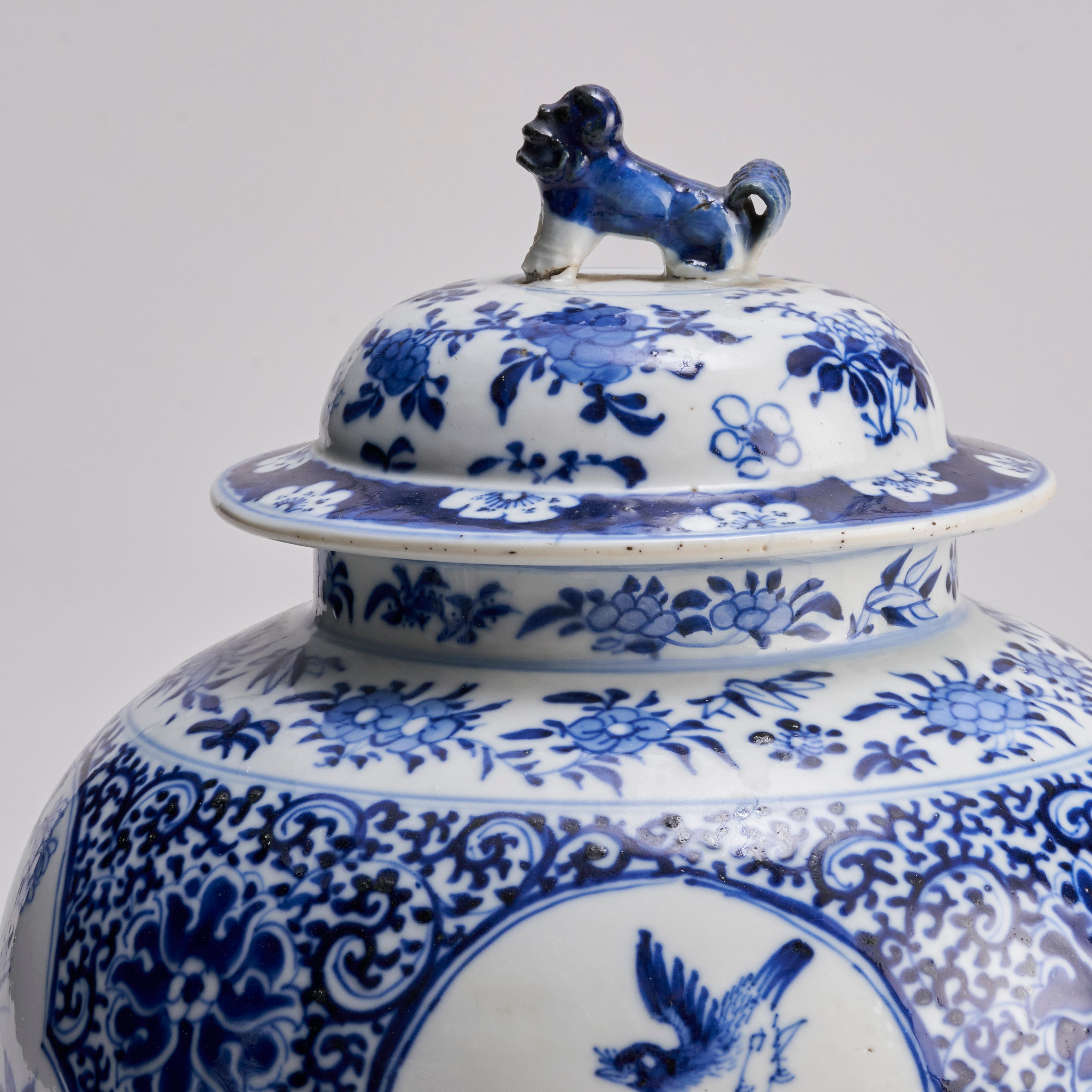 An attractive 19th Century pair of blue and white covered jars For Sale 6