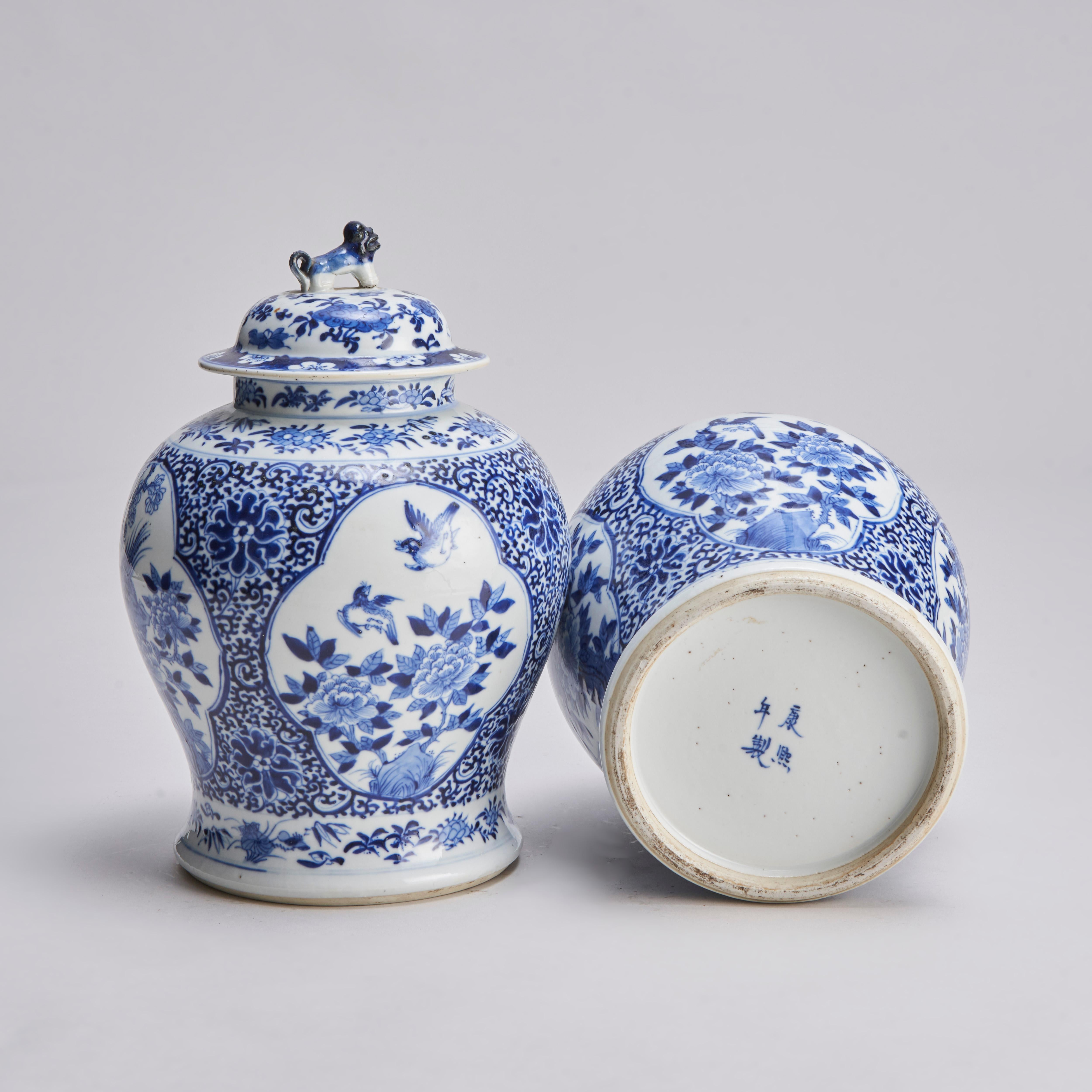 An attractive 19th Century pair of blue and white covered jars For Sale 8