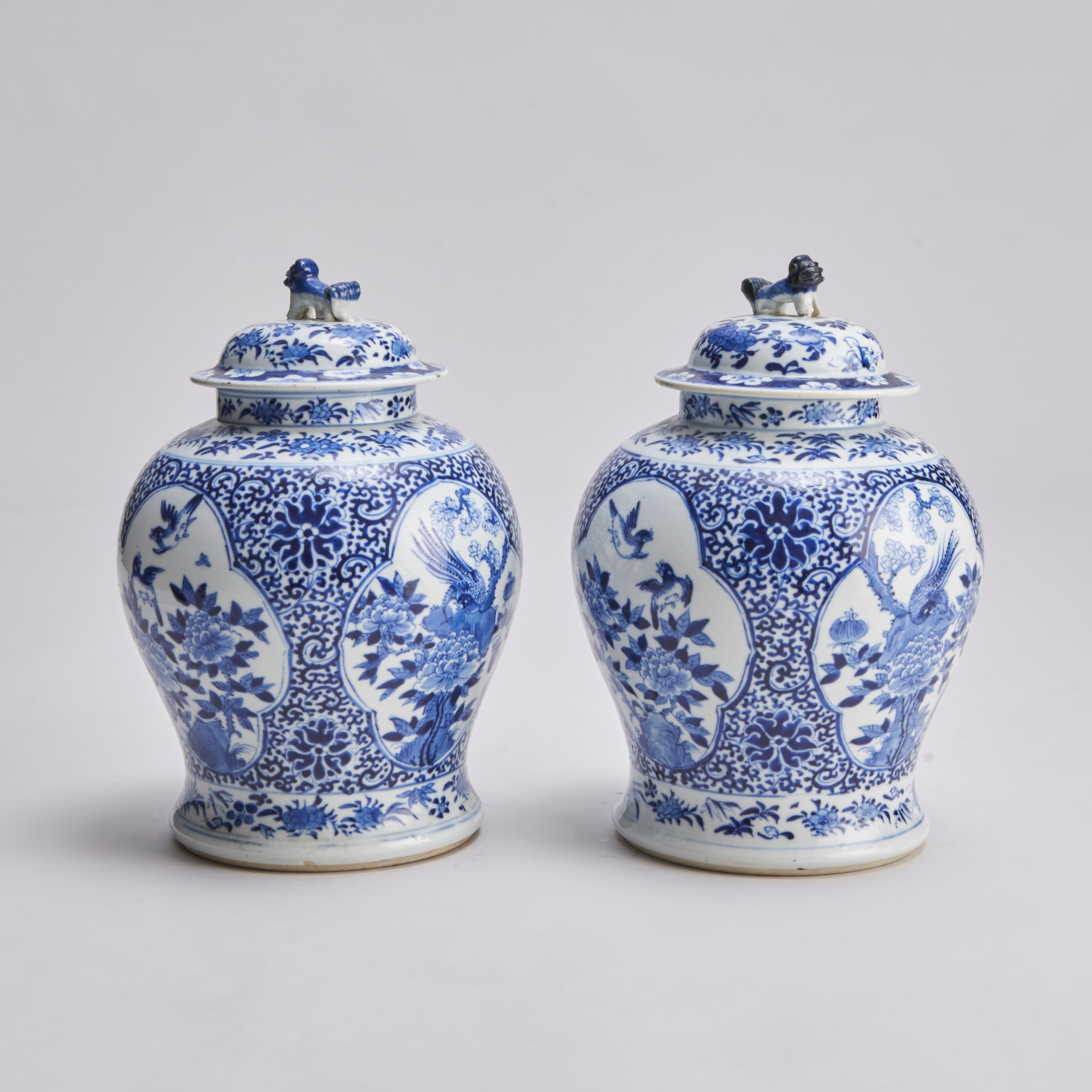 An attractive 19th Century pair of blue and white covered jars In Fair Condition For Sale In London, GB