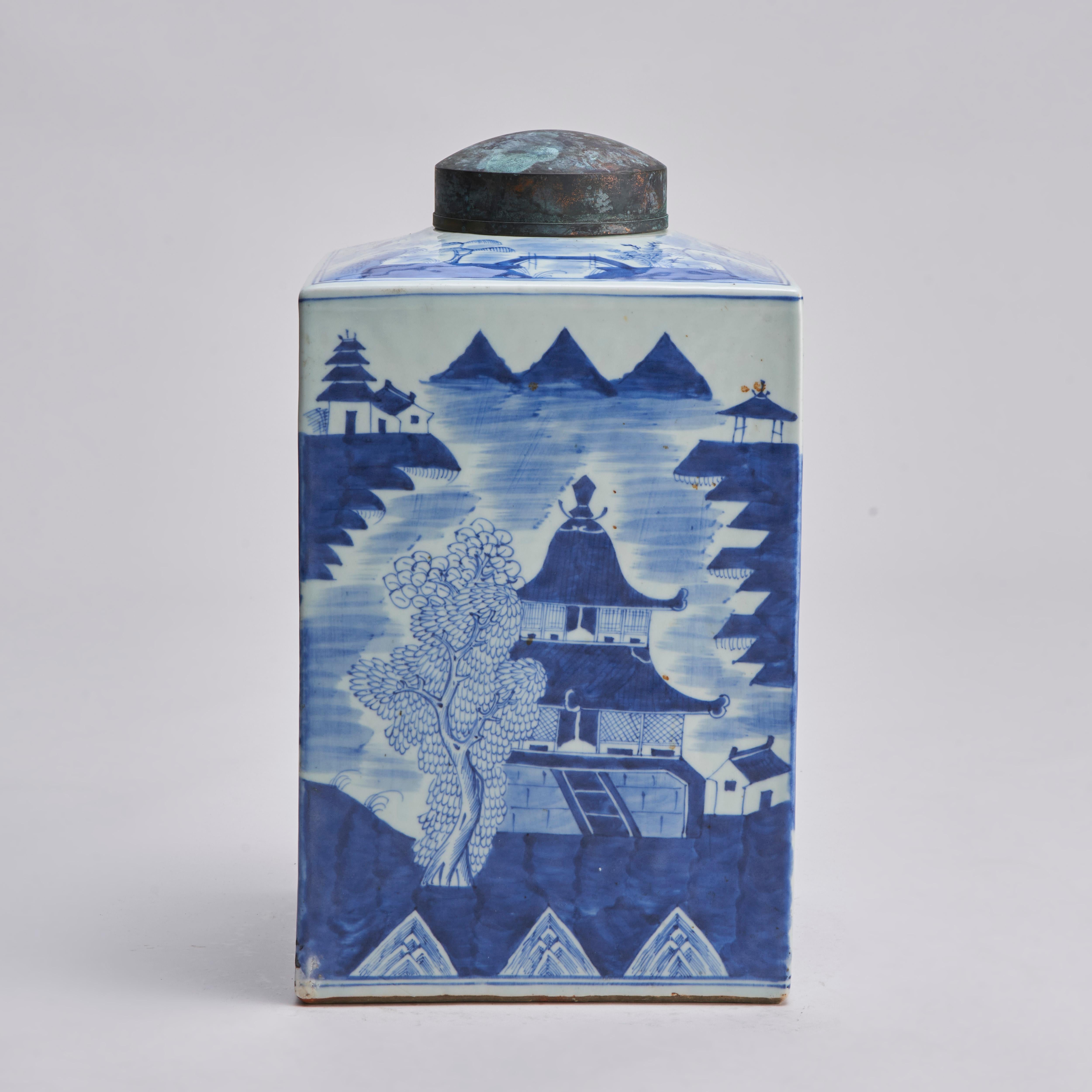 An attractive, Chinese porcelain, blue and white, square form tea jar and cover  For Sale 1
