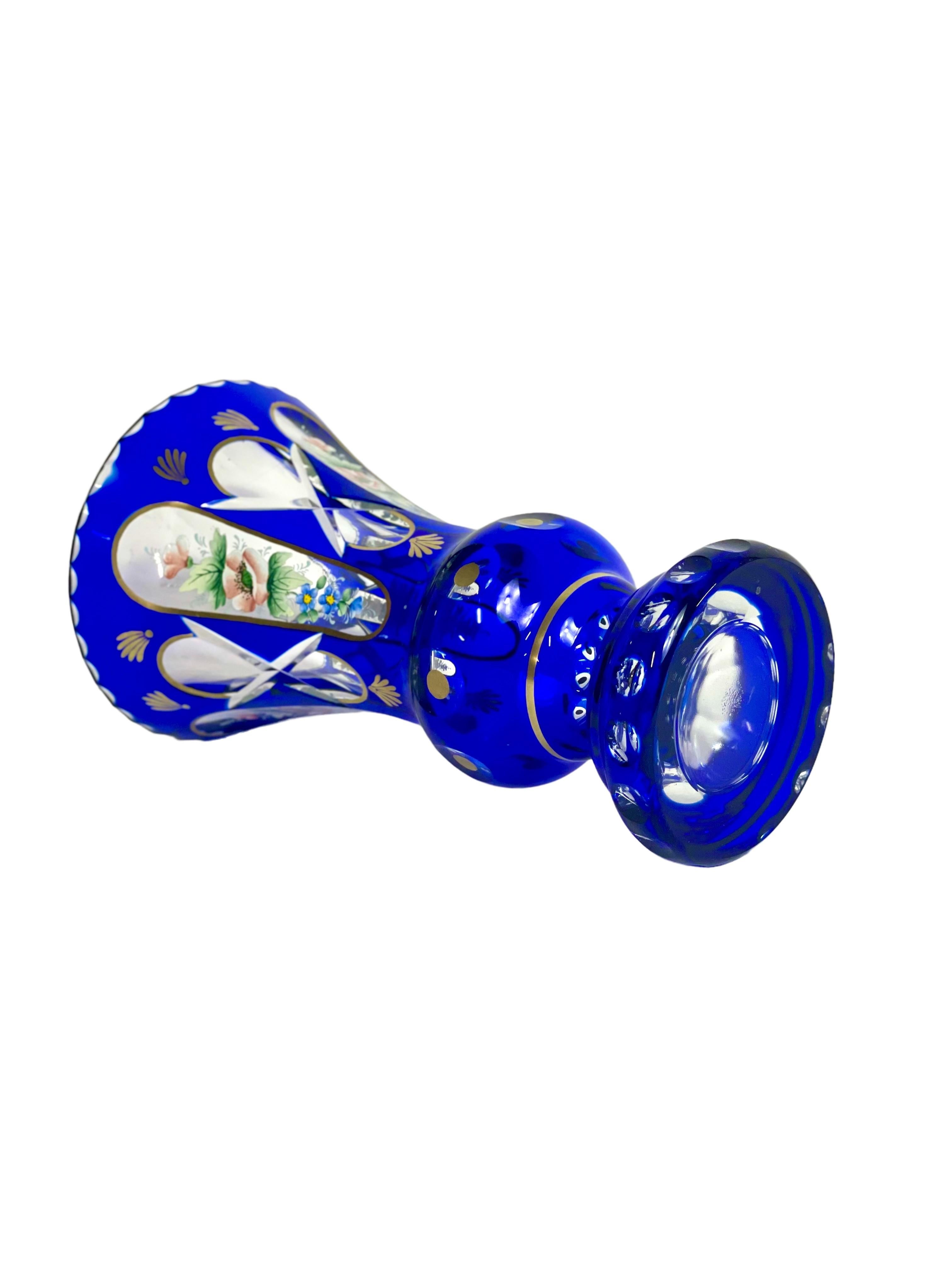 vaso con piedini