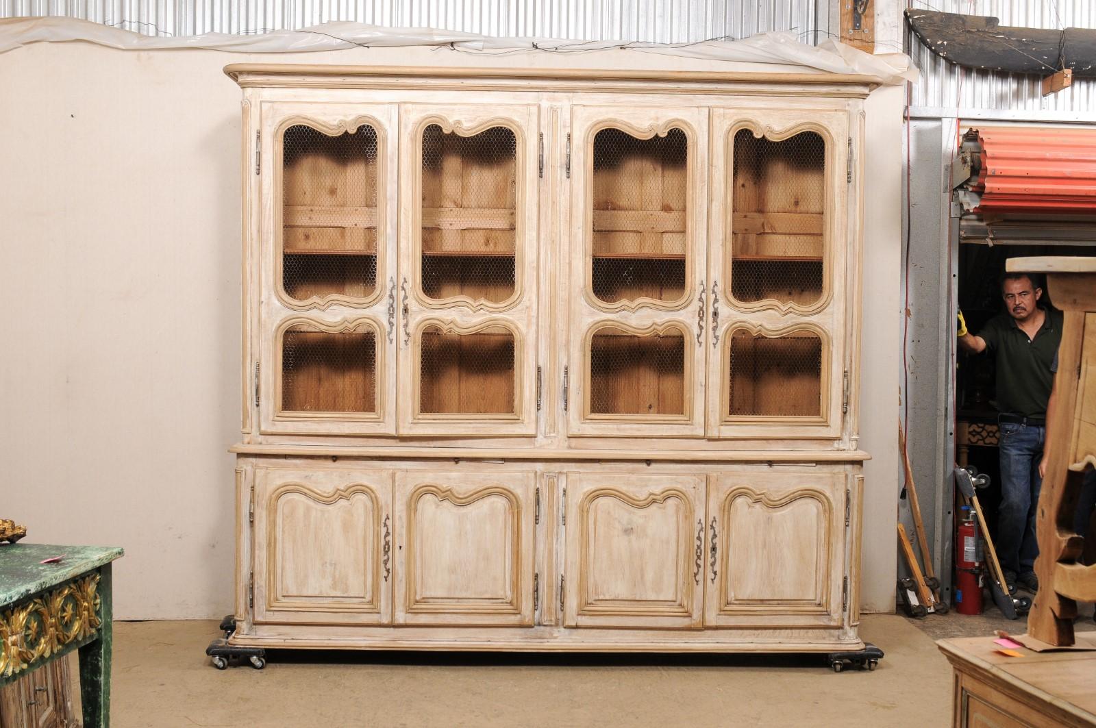 An Attractive French Over-sized Buffet à Deux-Corps, Late 19th Century  For Sale 5