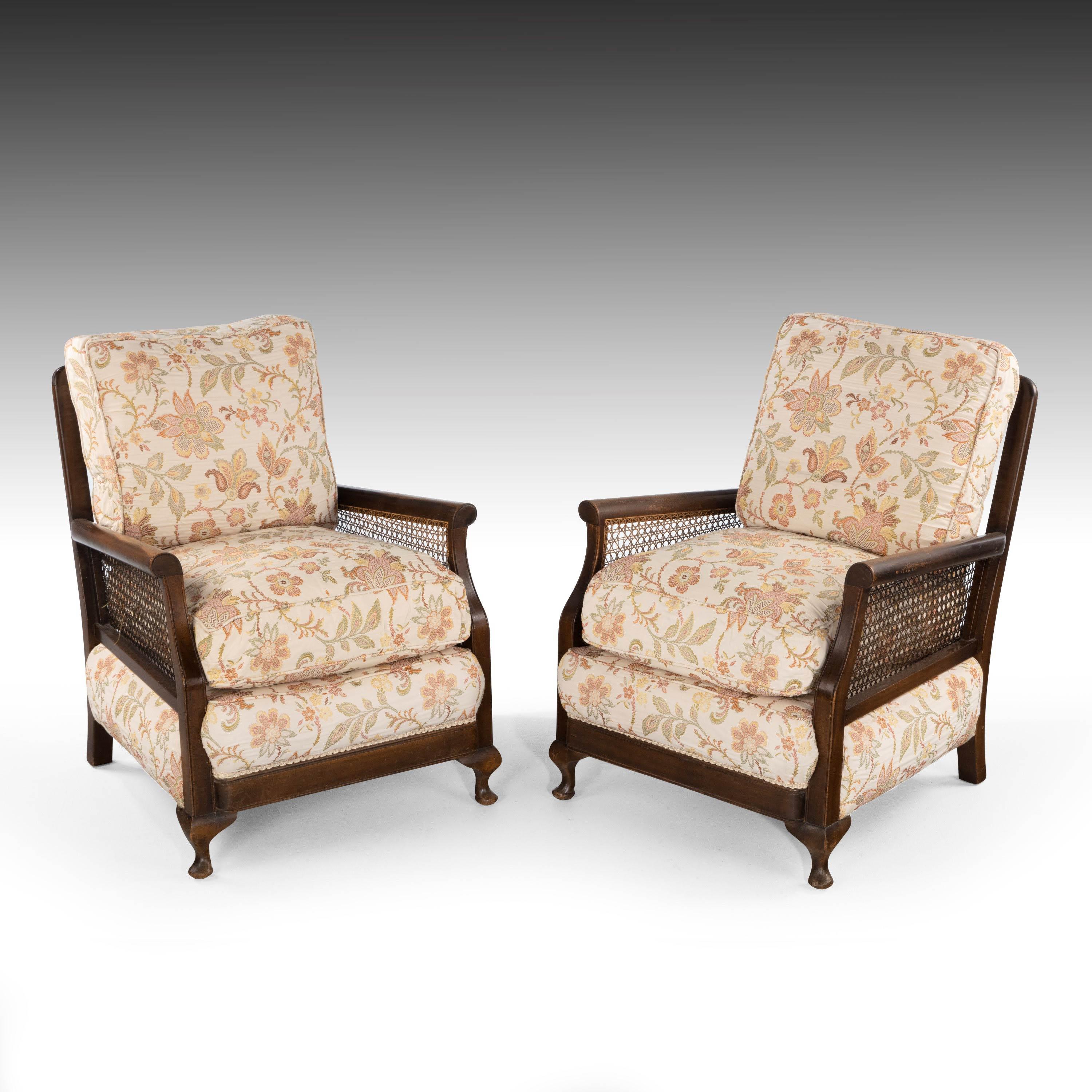 English Attractive Late 20th Century Pair of Mahogany and Canework Chairs