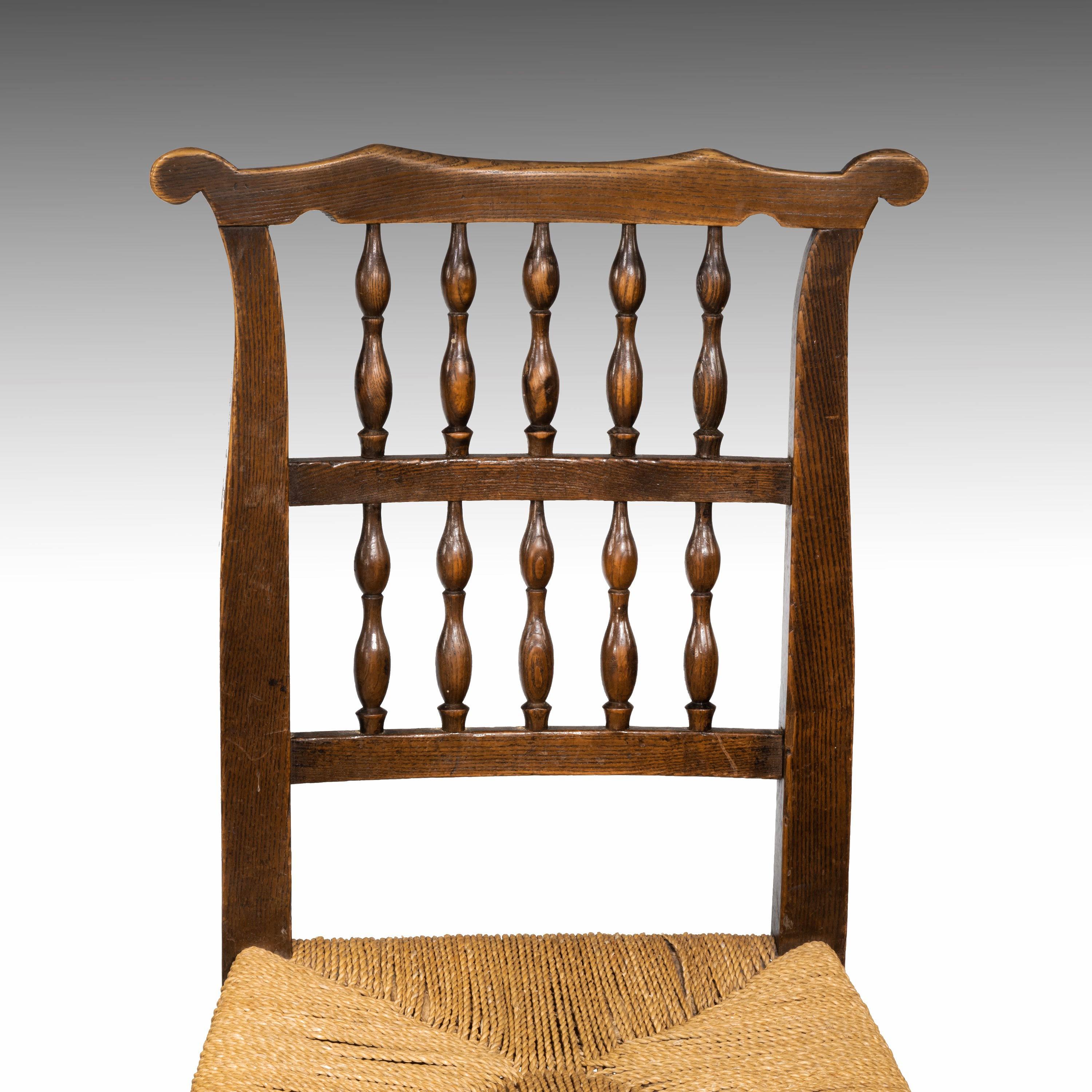 Attractive Mid-19th Century Elm Spindleback Chair 1