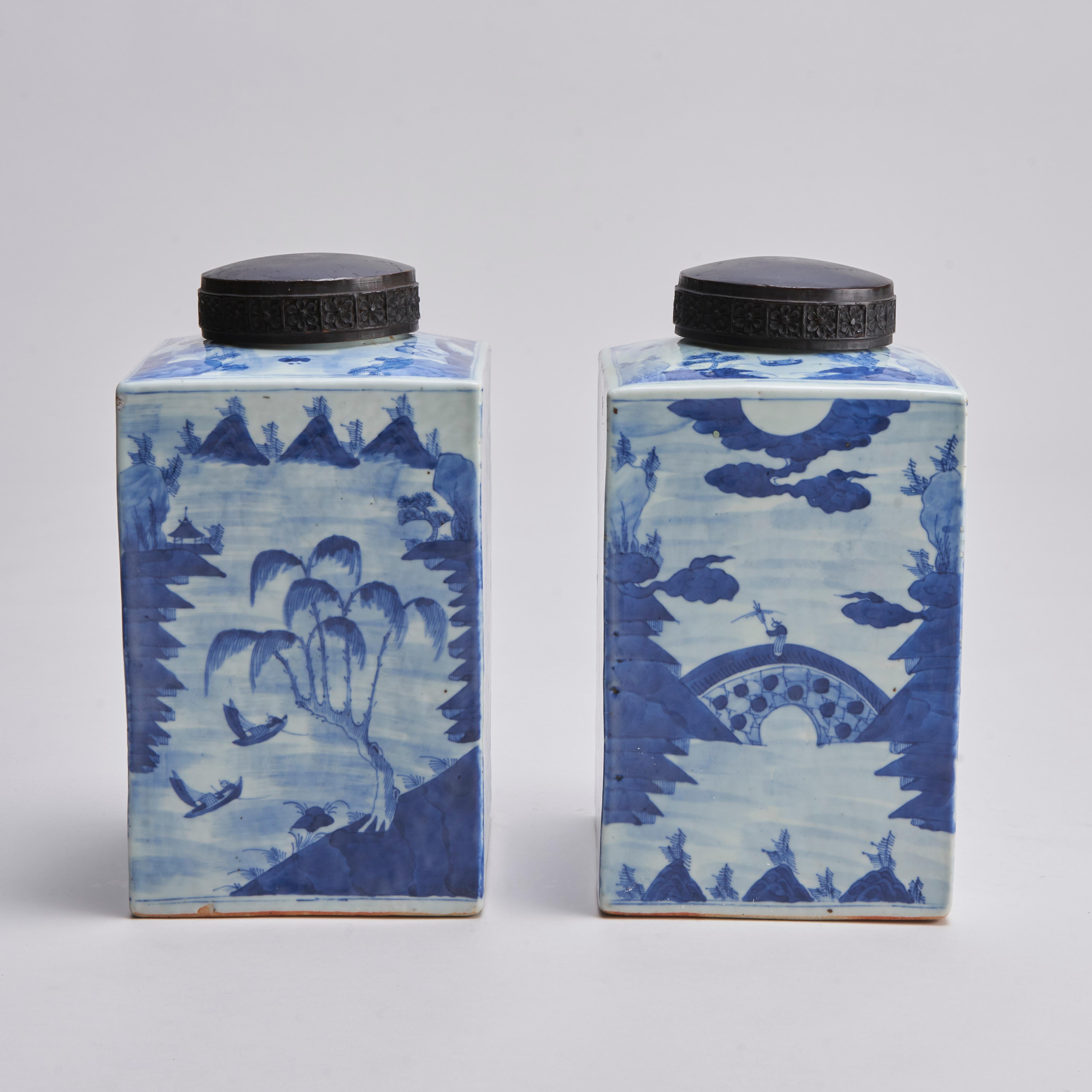 An attractive pair of Chinese porcelain blue and white tea jars (Circa 1800) For Sale 1