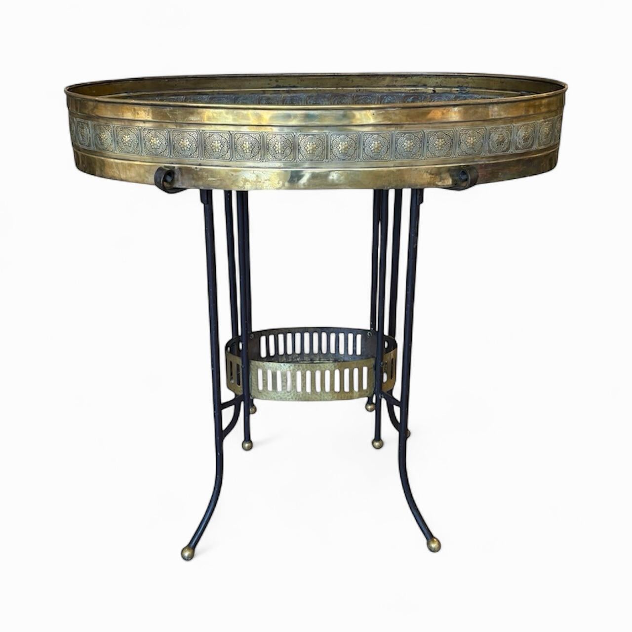 Jardinière autrichienne en laiton de style Sécession C.C. 1910 Excellent état - En vente à Oxford, GB