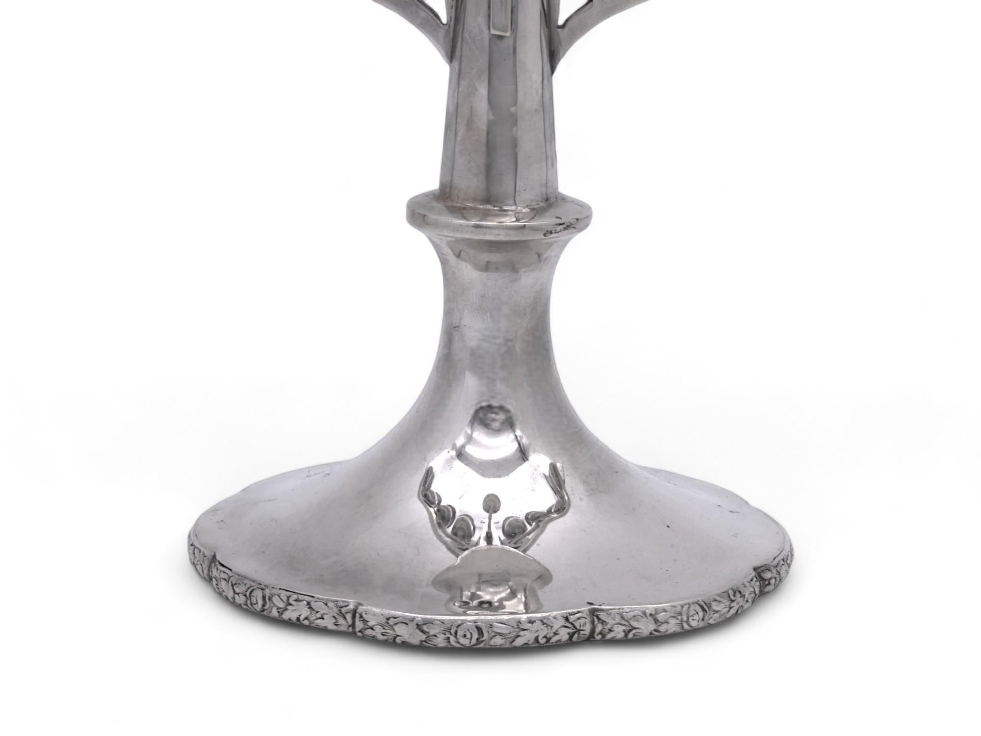 Argento Menorah di Hanukkah in argento austriaco, circa inizio XX secolo in vendita