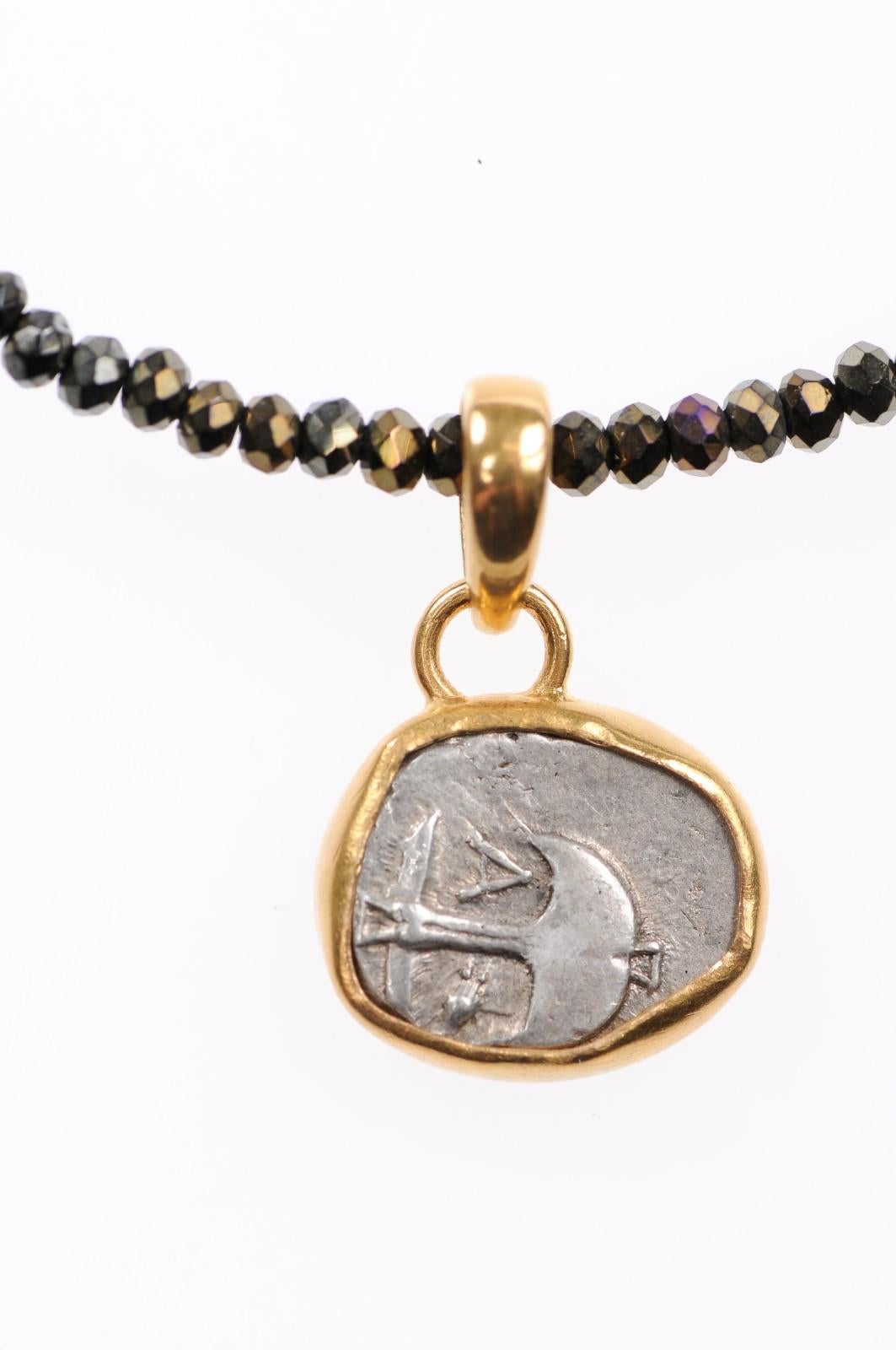 Authentique pièce de monnaie grecque Apollonia Pontika AR Drachm & Pendentif personnalisé en or 22 carats en vente 3