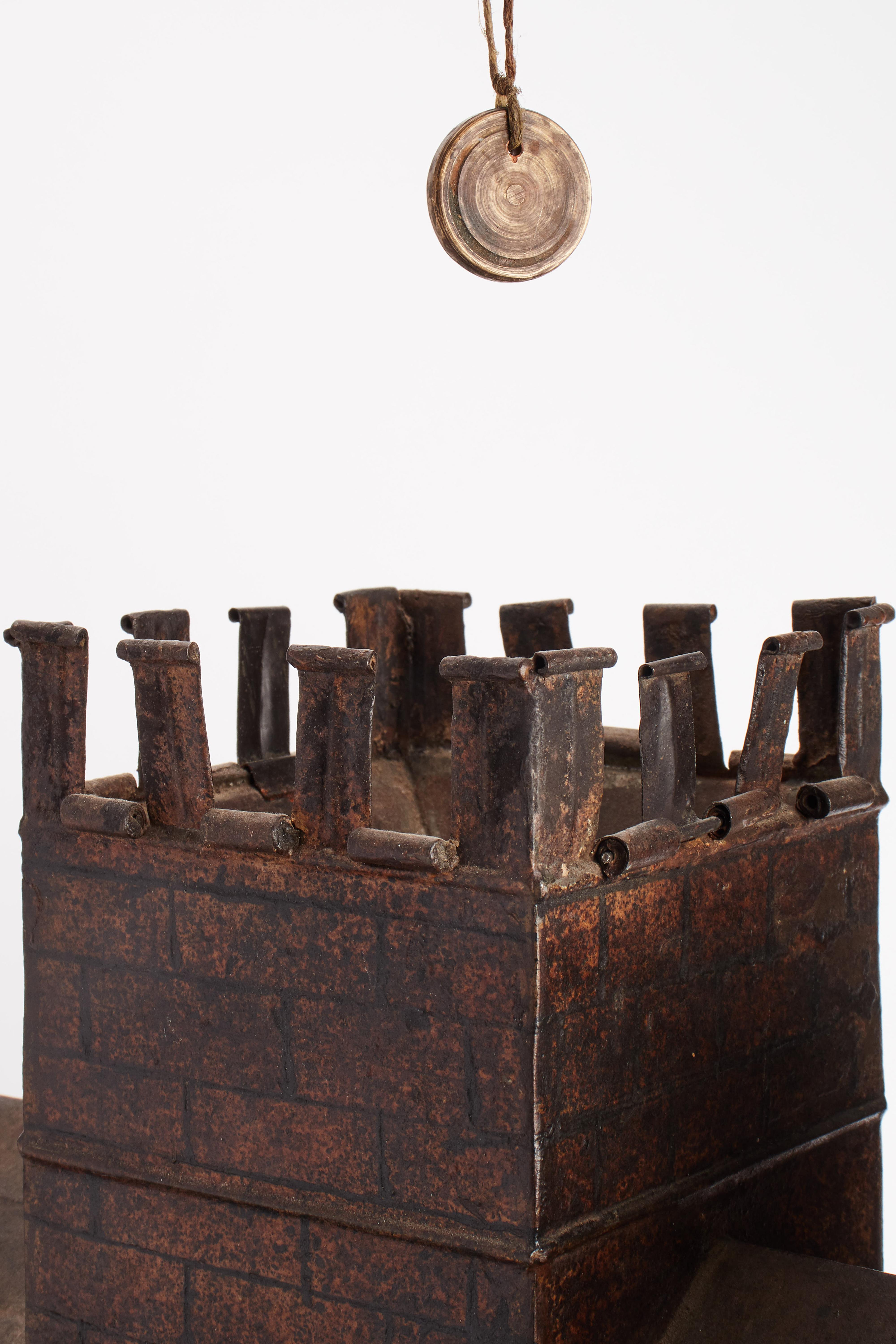 Métal Forme de maison automate, Italie 1850. en vente