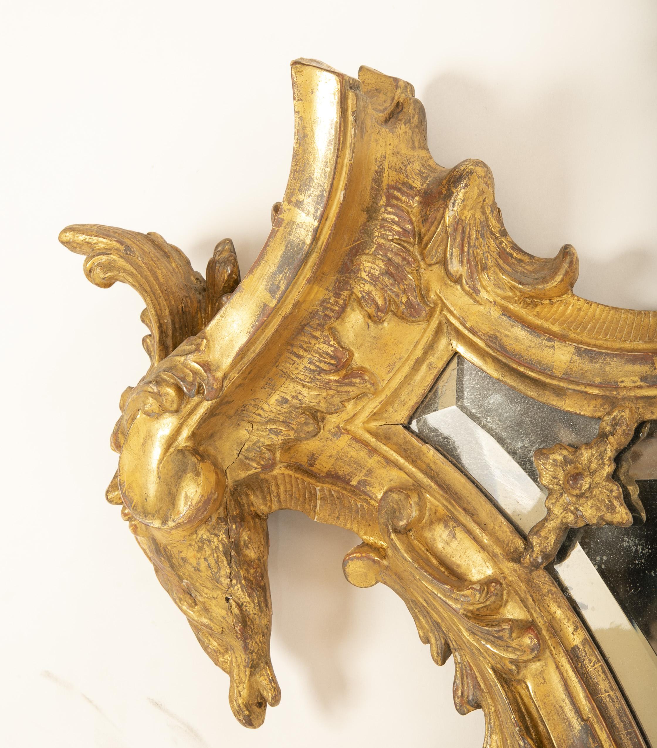 Baroque Italian Mid-18th Century Gilt Mirror with Faces 5