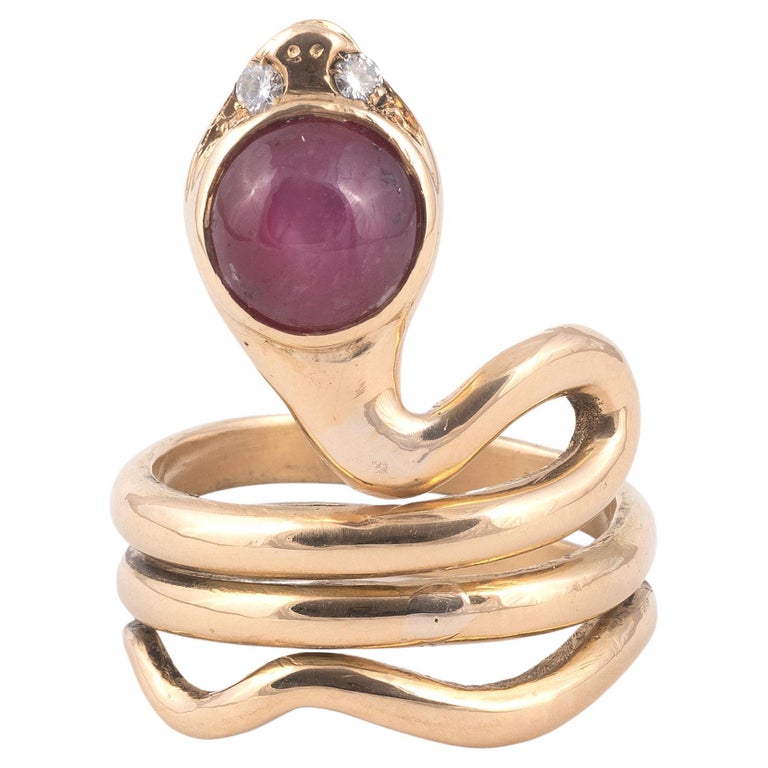 Cabochon Ruby and Diamond Serpent Ring For Sale at 1stDibs