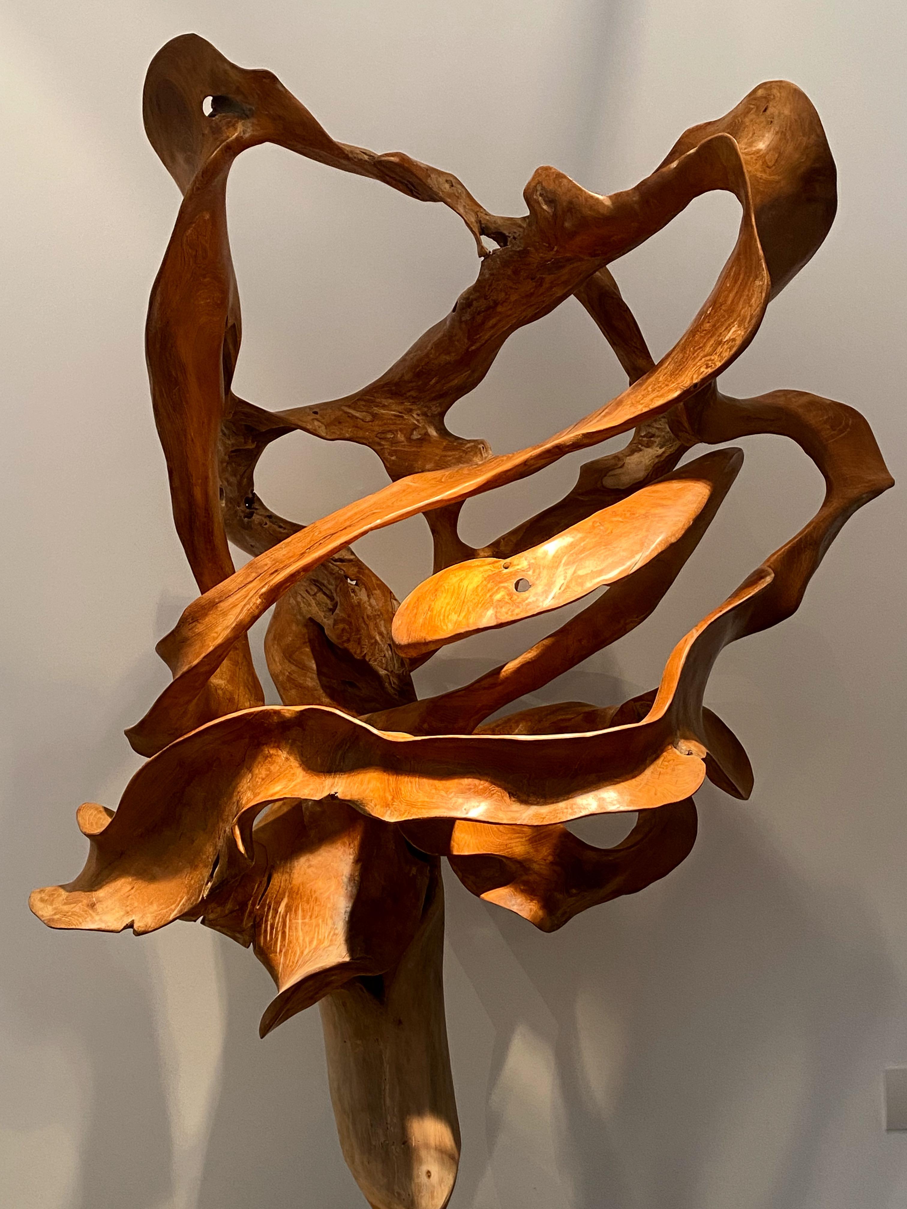 An contemporary Wooden Sculpture (Poliert) im Angebot