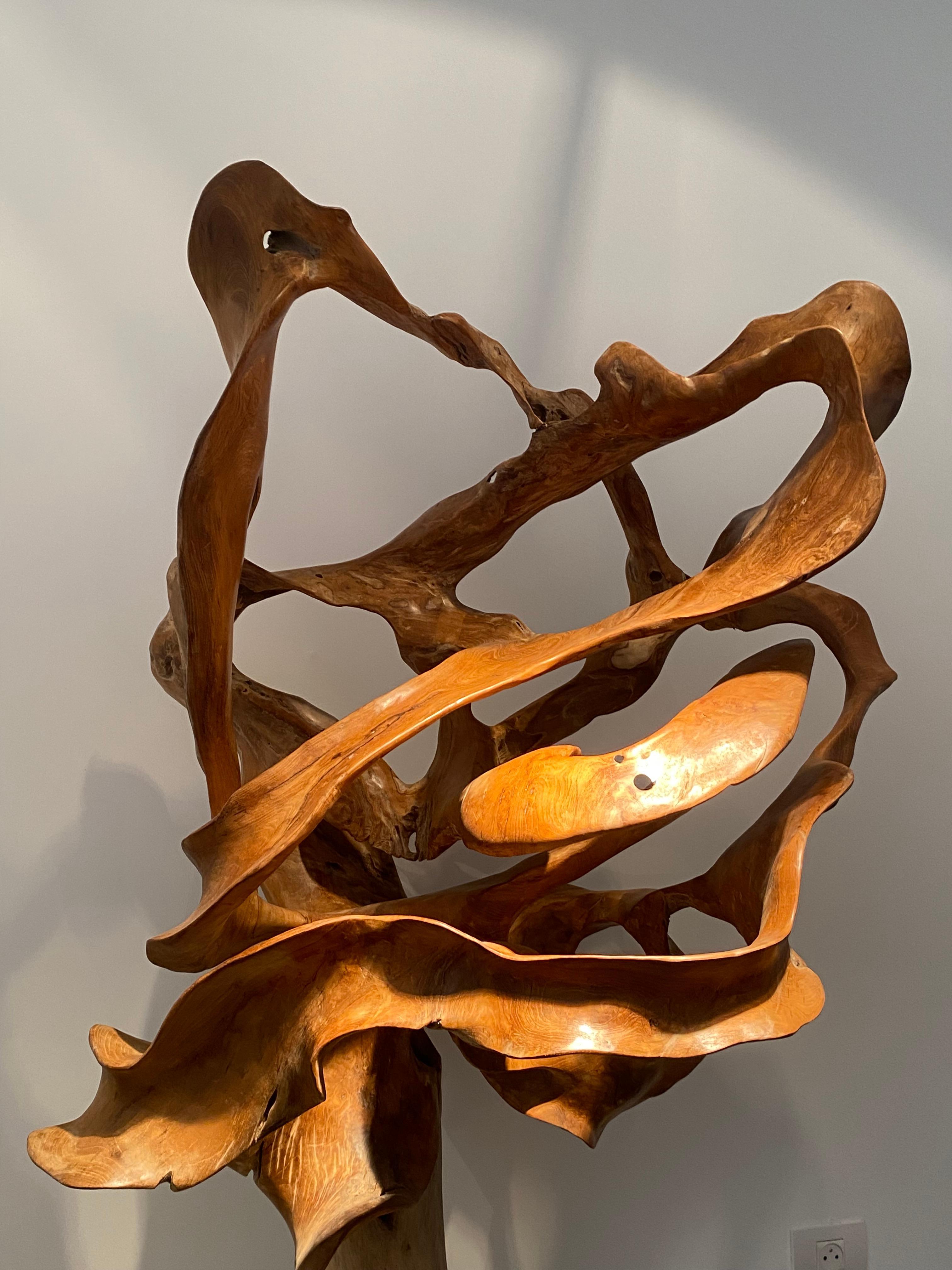 An contemporary Wooden Sculpture (Teakholz) im Angebot