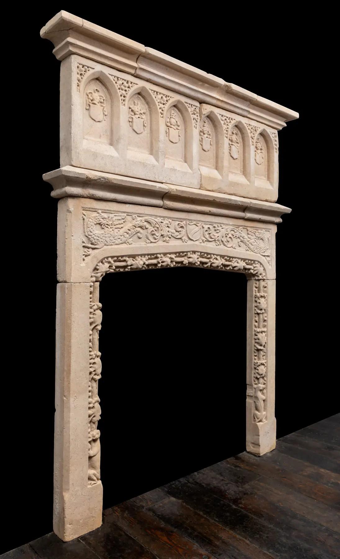 An early 17th century English Jacobean period Bath-stone mantel In Good Condition For Sale In Tyrone, Northern Ireland