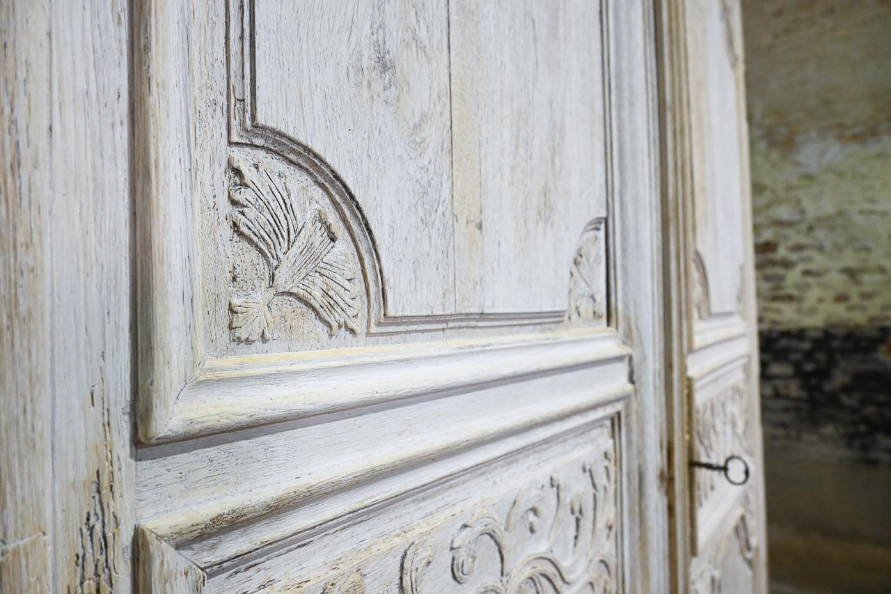 Early 18th Century French Louis XIV Bleached Oak Armoire, Wardrobe 13