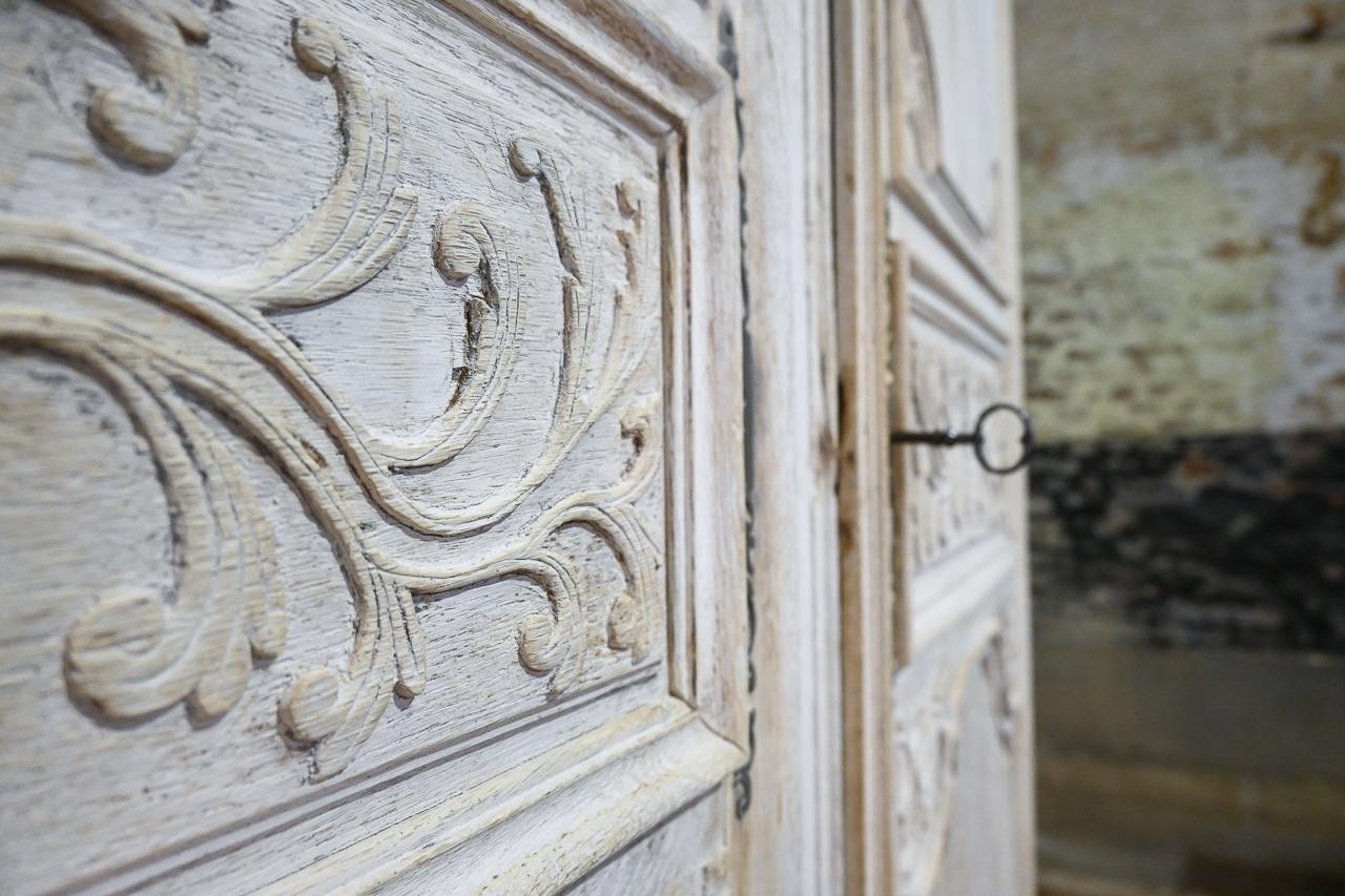 Early 18th Century French Louis XIV Bleached Oak Armoire, Wardrobe  1