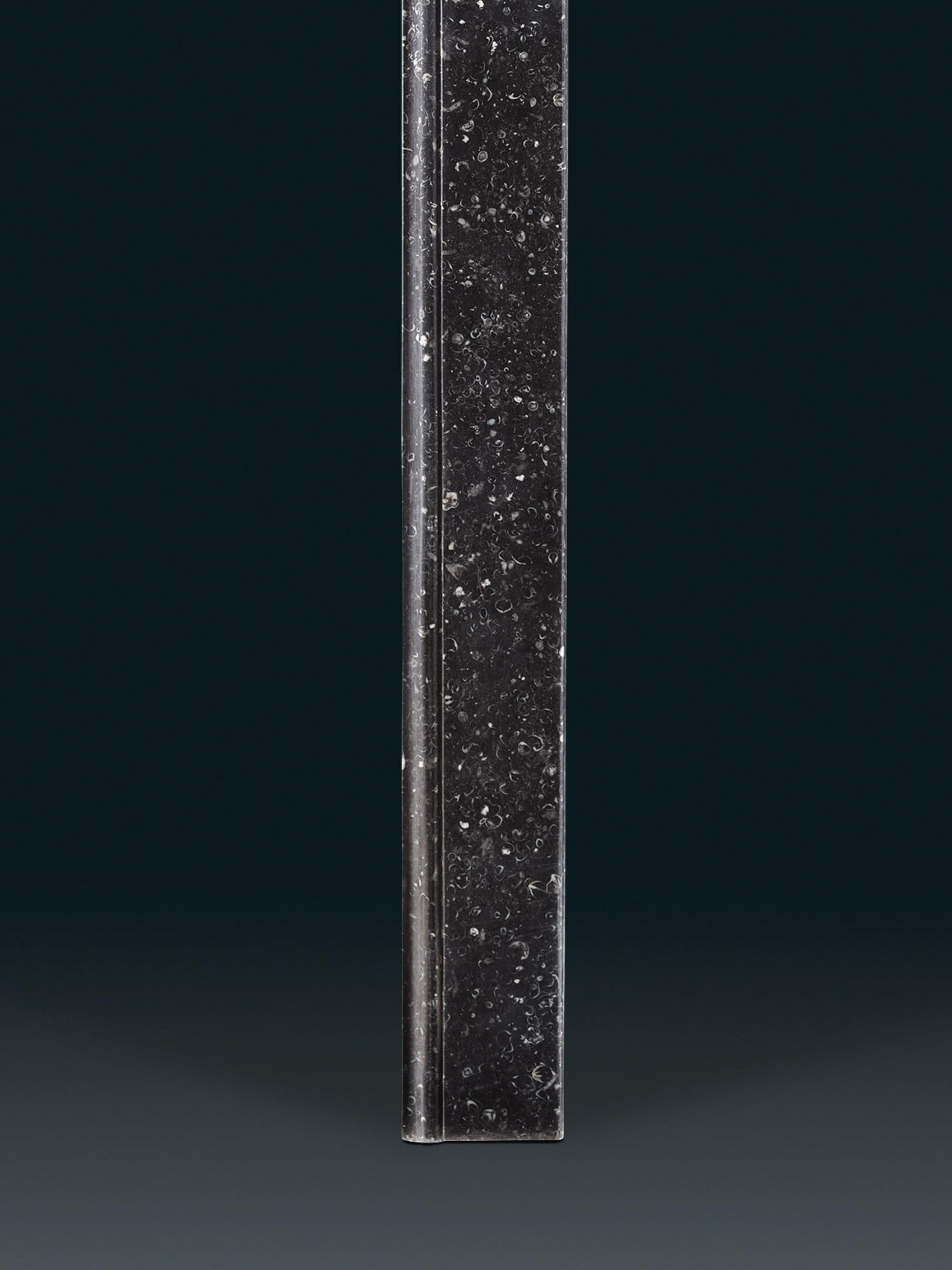 An Early 18th Century Irish Frame Chimneypiece in Kilkenny Fossil Marble In Good Condition For Sale In London, GB