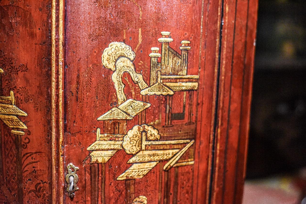 Lacquer Early-18th Century Red Japanned Corner Cabinet Cupboard For Sale