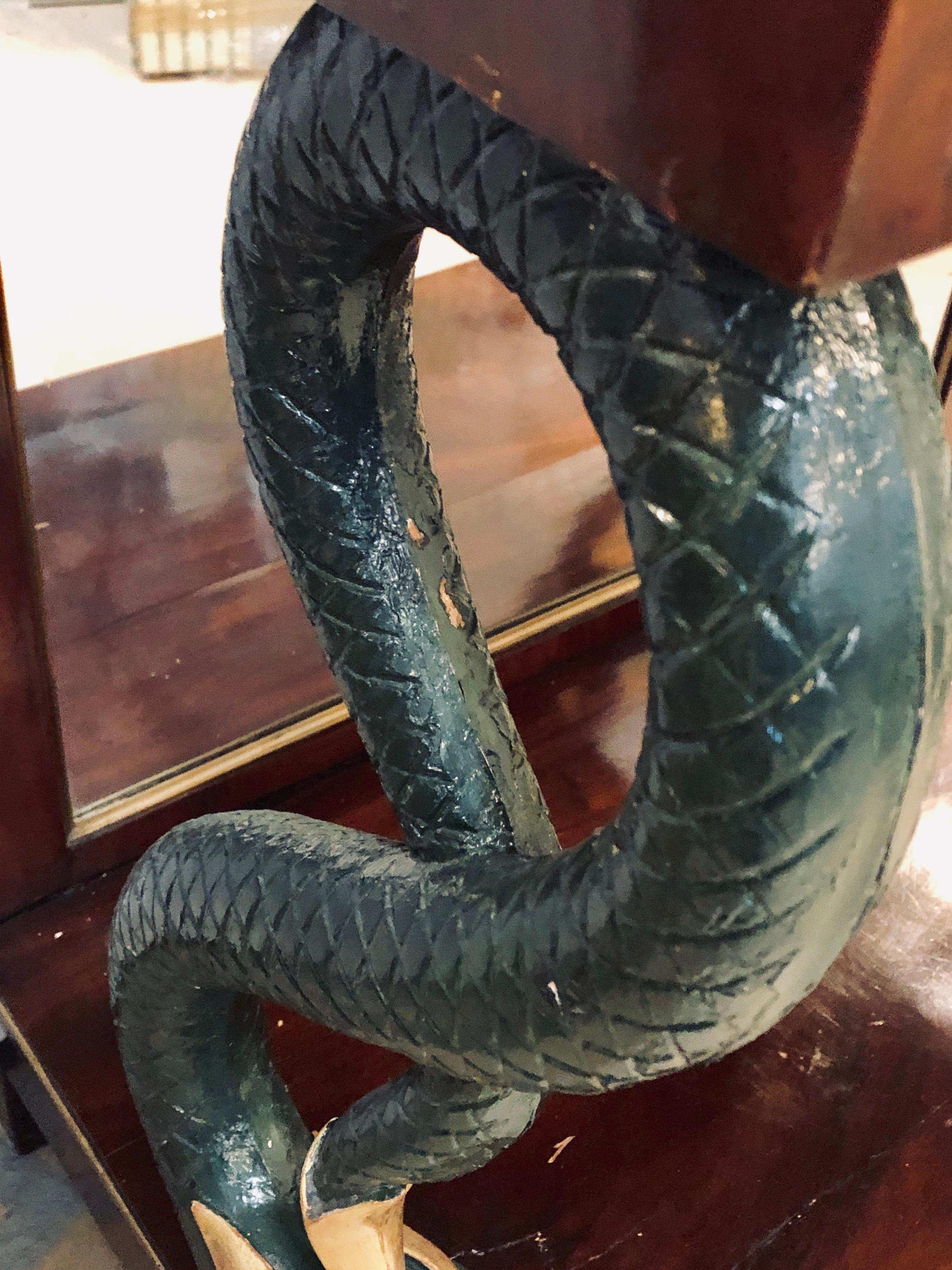 Siglo XIX Imperio Serpiente Pintada y Dorada Decorada Espalda Espejada Muelle o Cons Mármol en venta