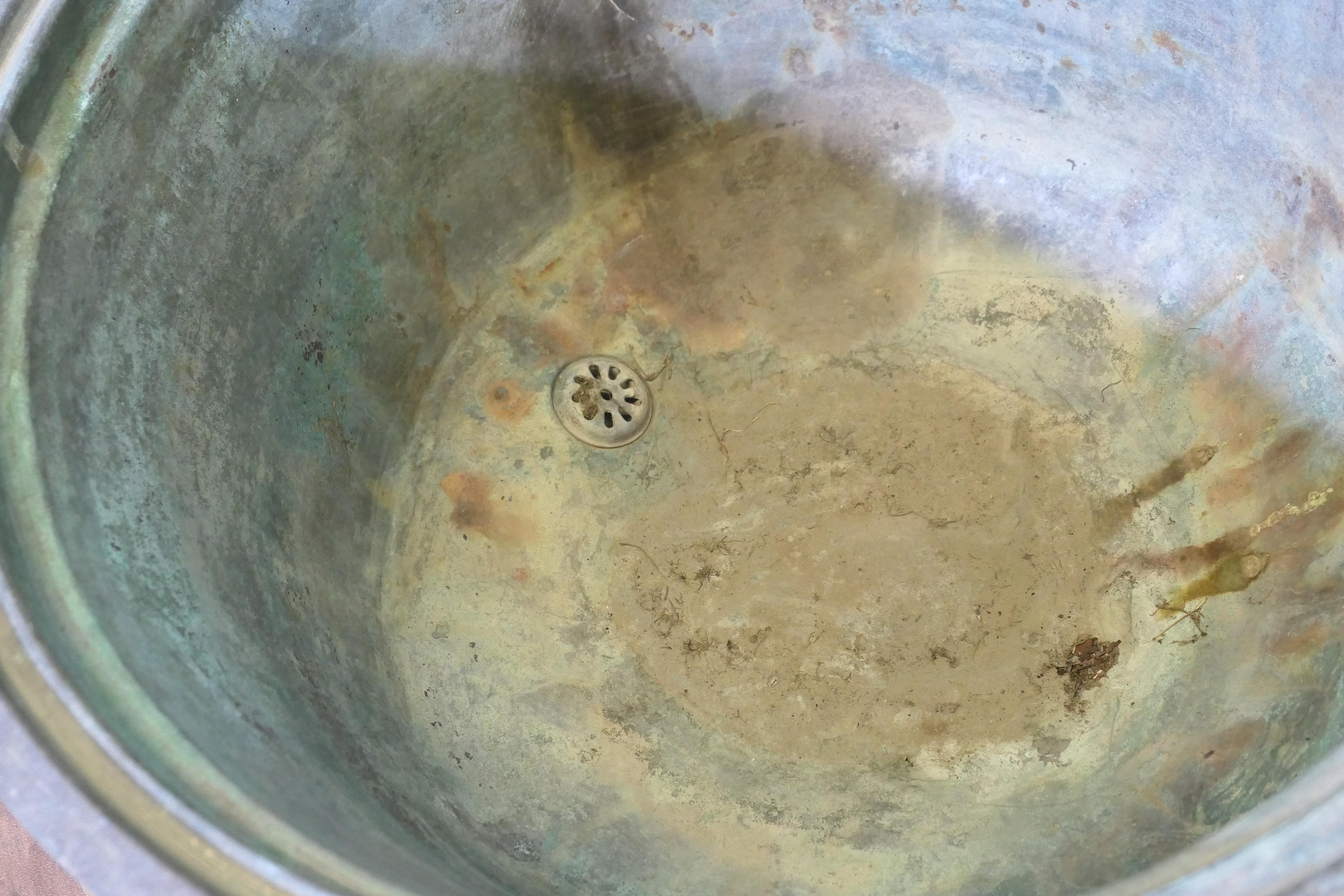 An Early 19th Century Antique Copper Cauldron In Good Condition For Sale In Godshill, Isle of Wight