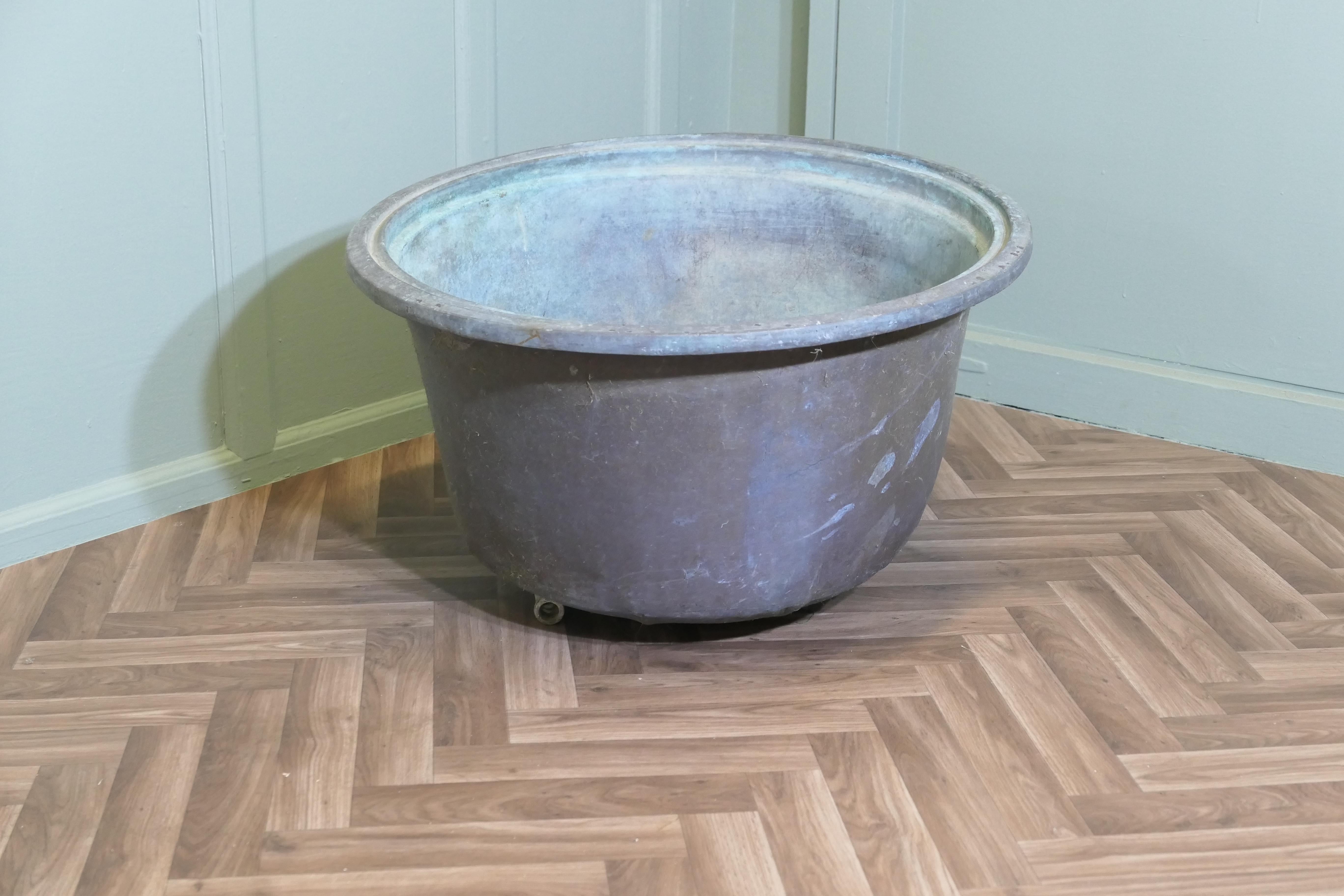 An Early 19th Century Antique Copper Cauldron For Sale 2