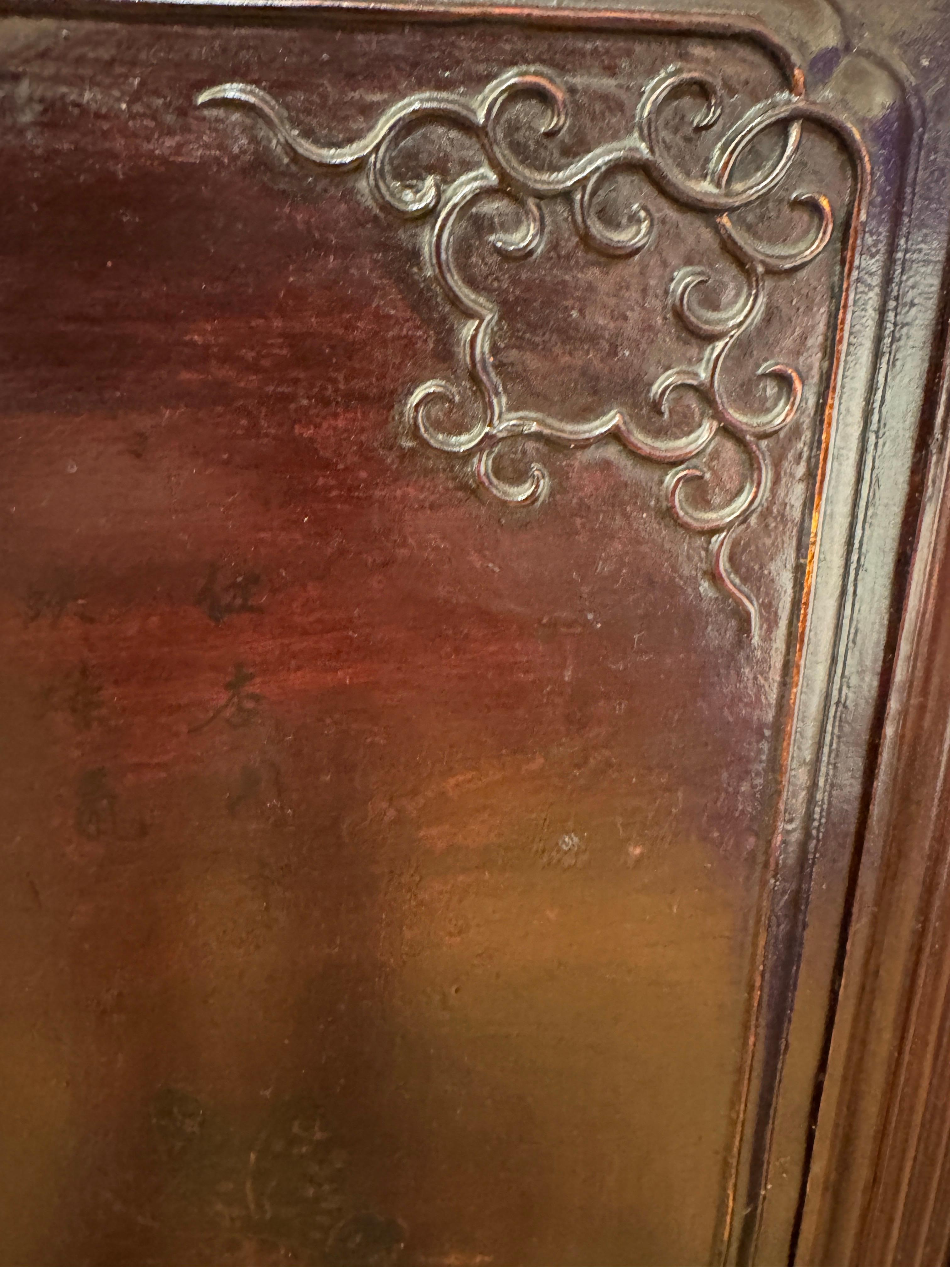 Un armario chino de principios del siglo XIX Chino en venta