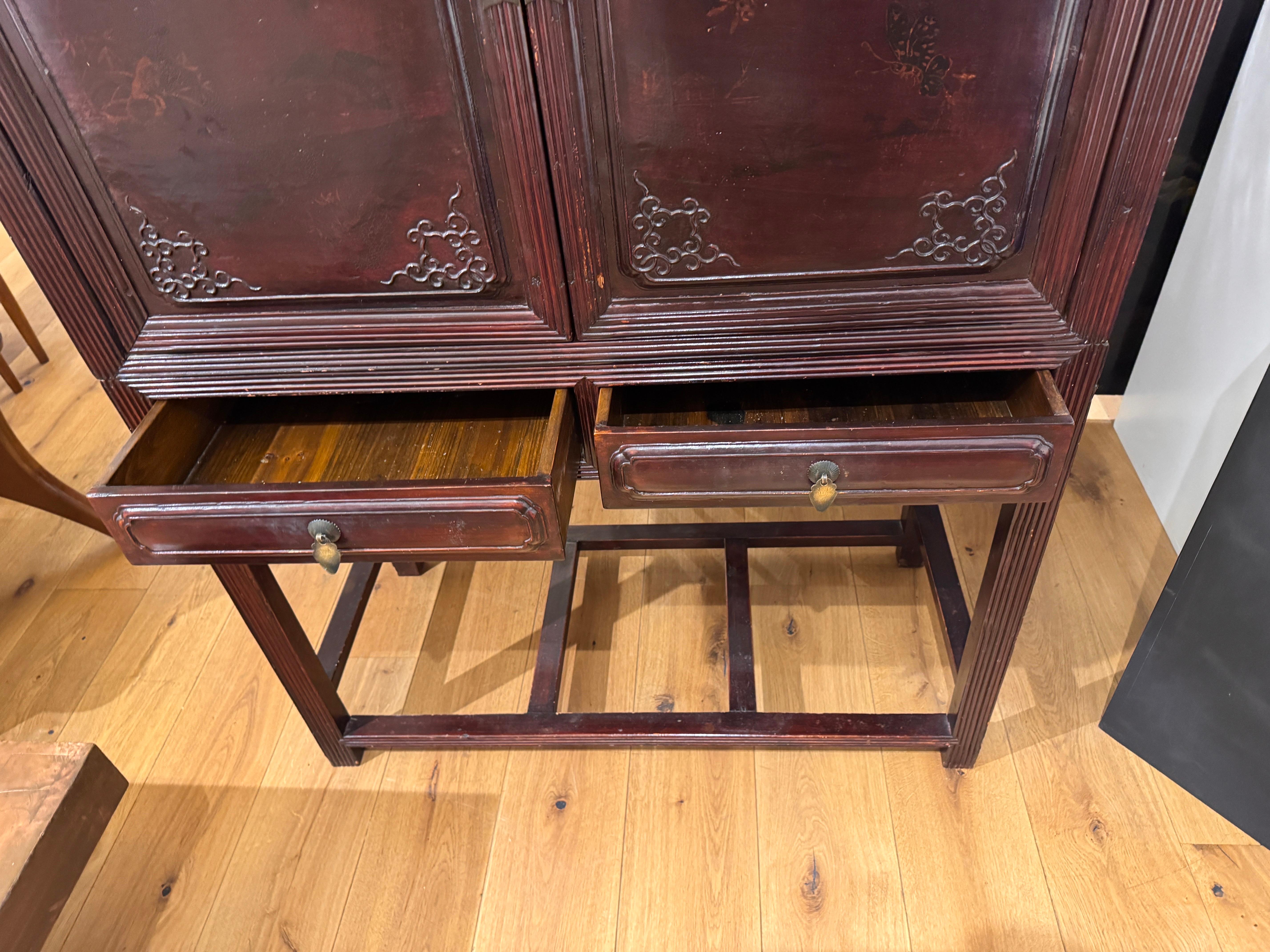 Un armario chino de principios del siglo XIX Latón en venta