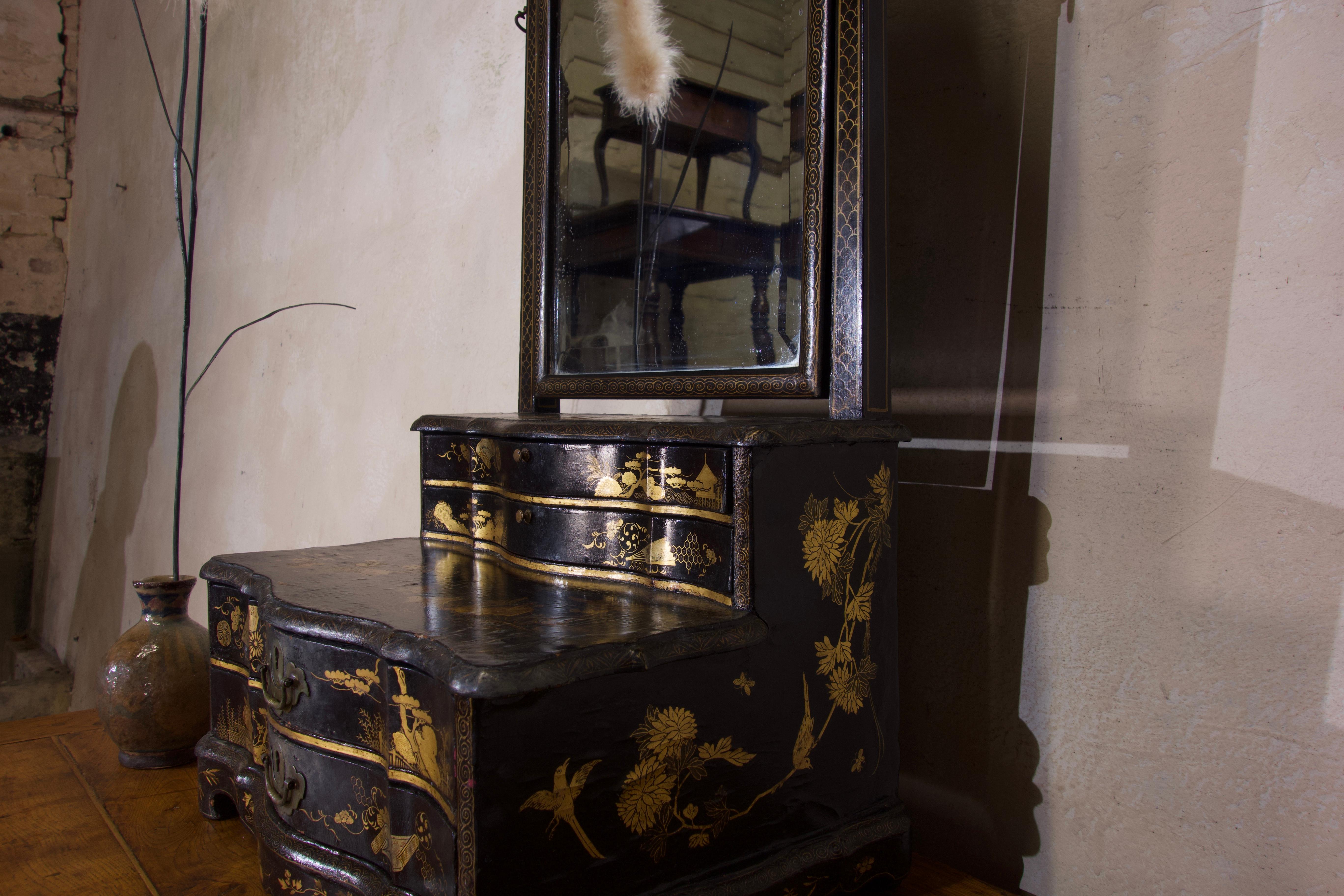 An Early 19th Century Chinese Export Chinoiserie Dressing Table Mirror 6