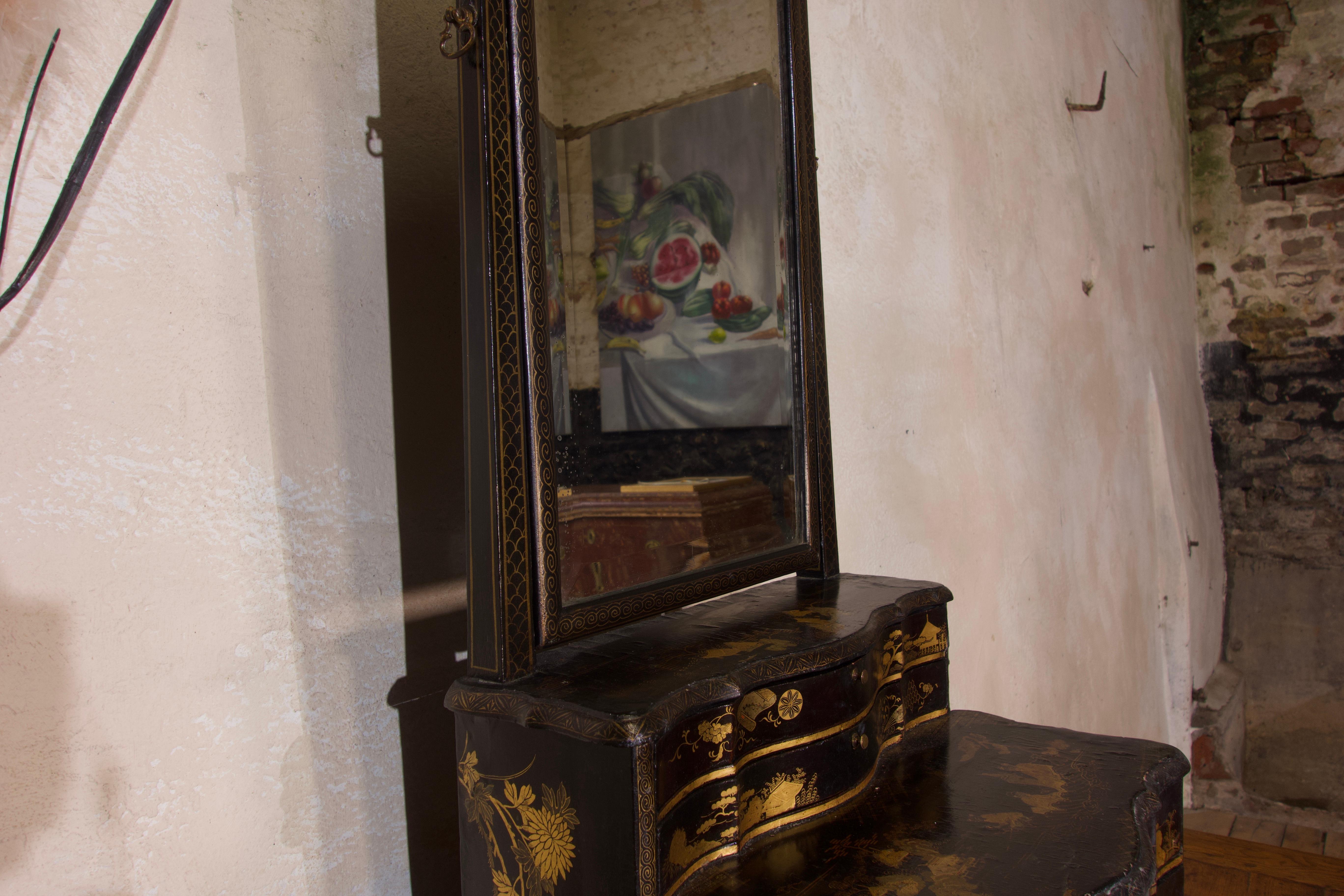 An Early 19th Century Chinese Export Chinoiserie Dressing Table Mirror 12