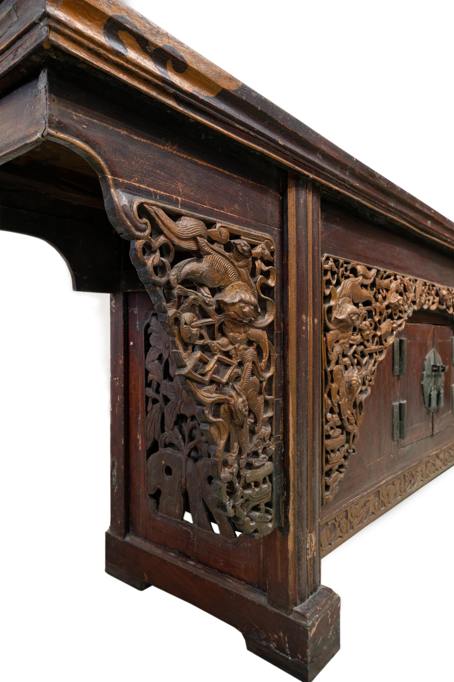 Woodwork Early 19th Century Chinese Large Sideboard with Everted Ends For Sale