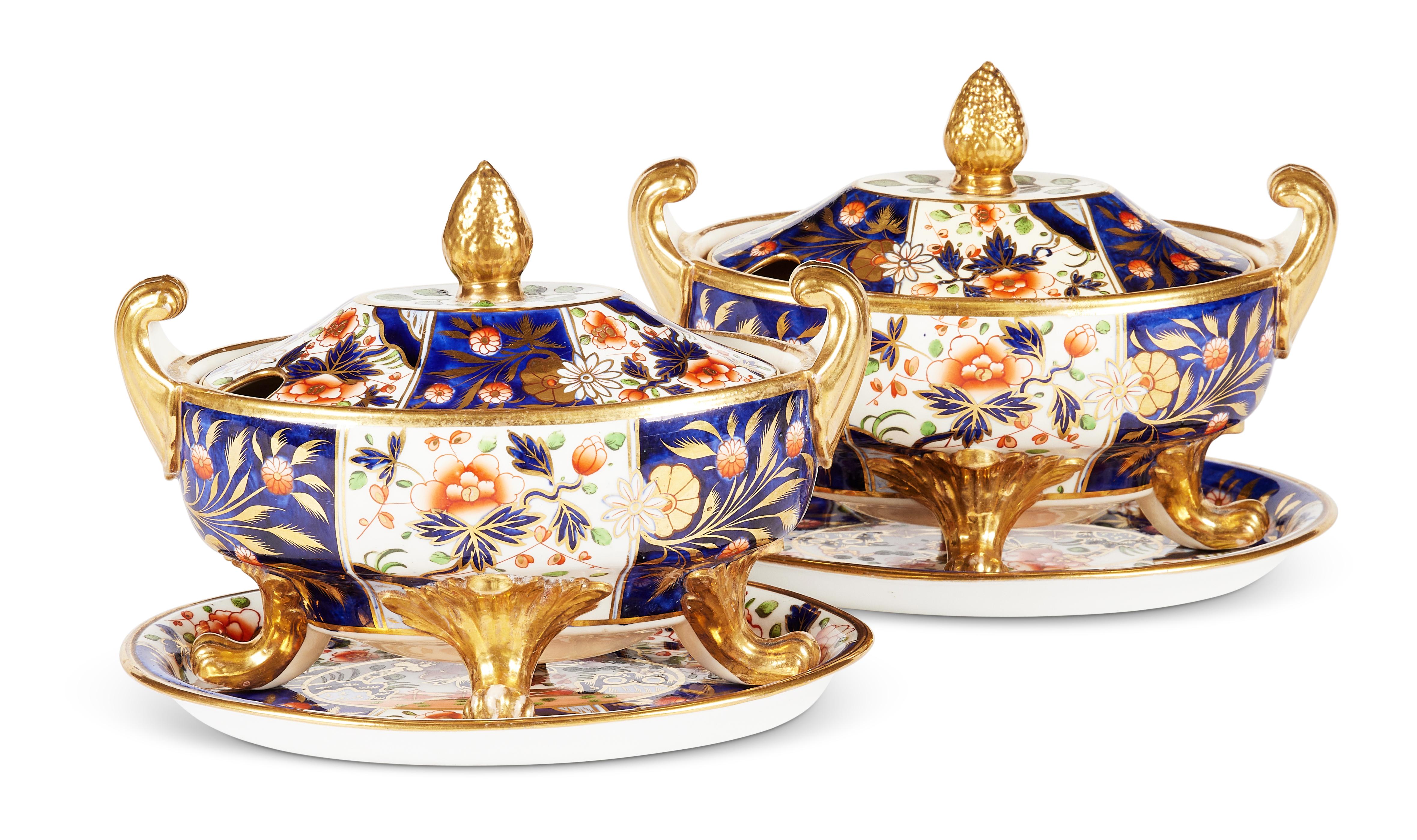 Early 19th Century Coalport Imari Pattern Part Dessert Service circa 1810 In Good Condition In Henley-on-Thames, Oxfordshire