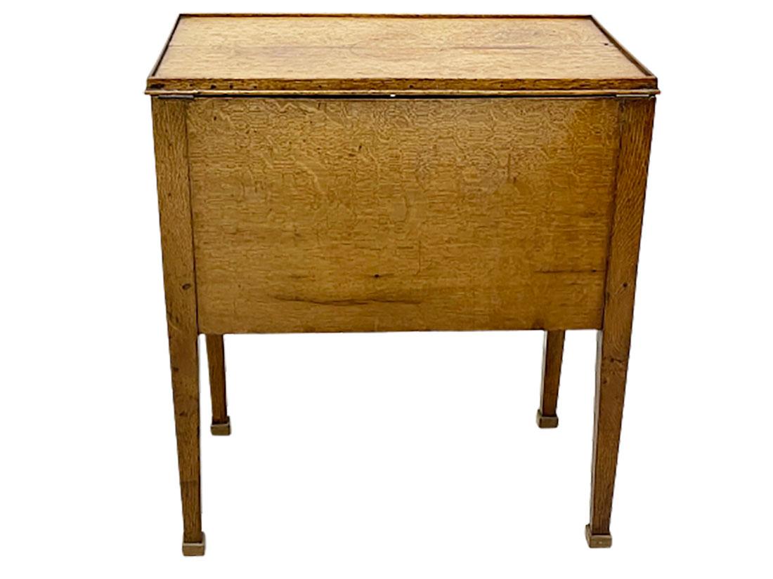Chêne Table d'appoint en chêne du début du XIXe siècle en vente
