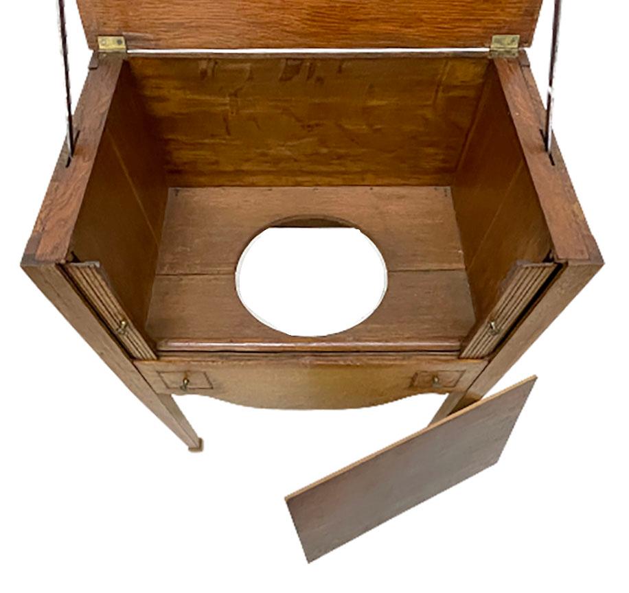 Table d'appoint en chêne du début du XIXe siècle en vente 4