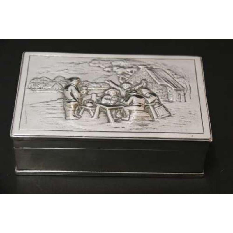 Early 19th Century Embossed Silver Box Made in the Netherlands, circa 1820 For Sale 1