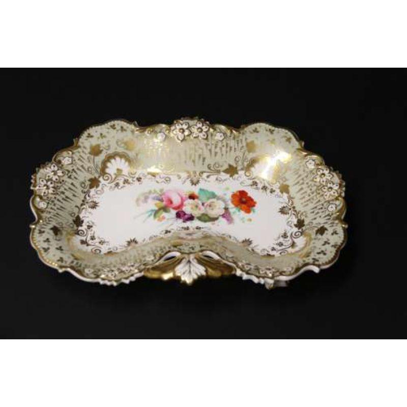 Un objet anglais du début du 19e siècle  porcelaine  peint à la main  plat en porcelaine Davenport Porcelain en vente 5