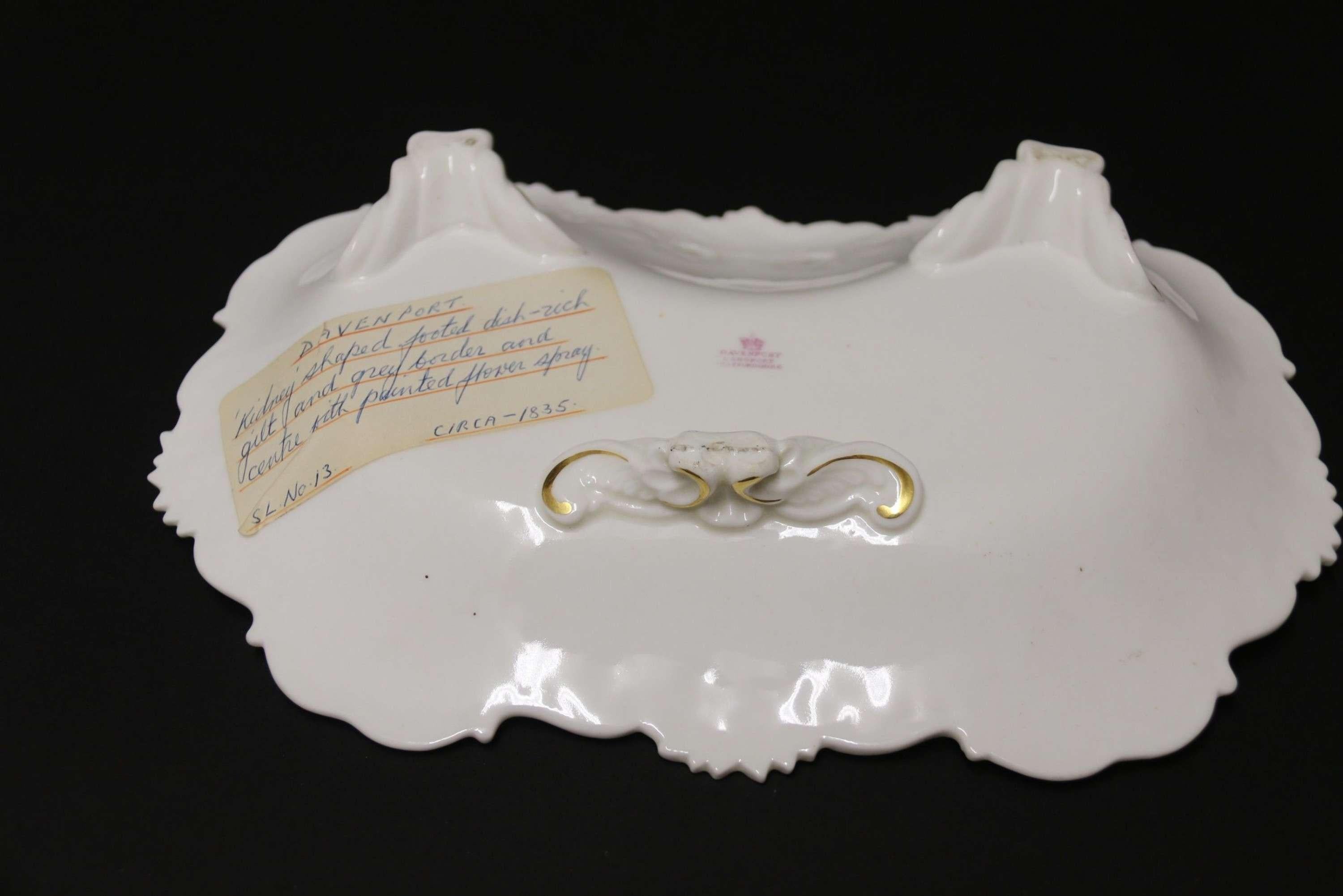 Hand-Painted An Early 19th century English  porcelain  hand painted  porcelain davenport dish For Sale