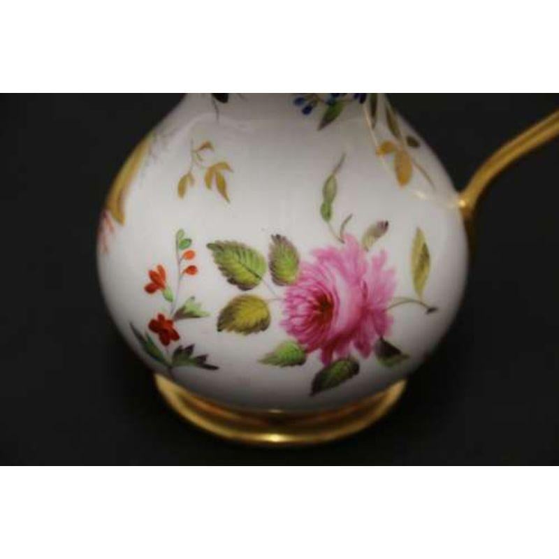 XIXe siècle Aiguière miniature en porcelaine française du début du 19e siècle en vente