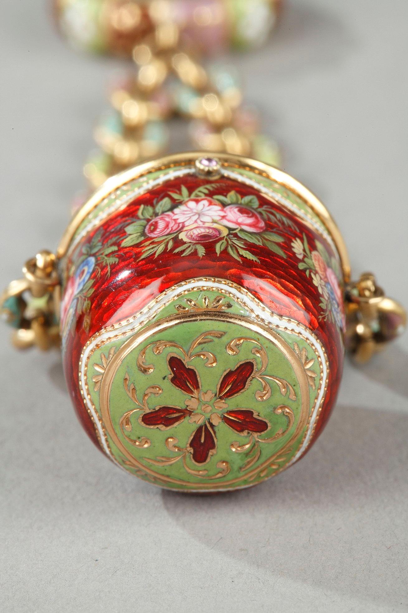 An early 19th century gold and enamel vinaigrette, chain and ring For Sale 4