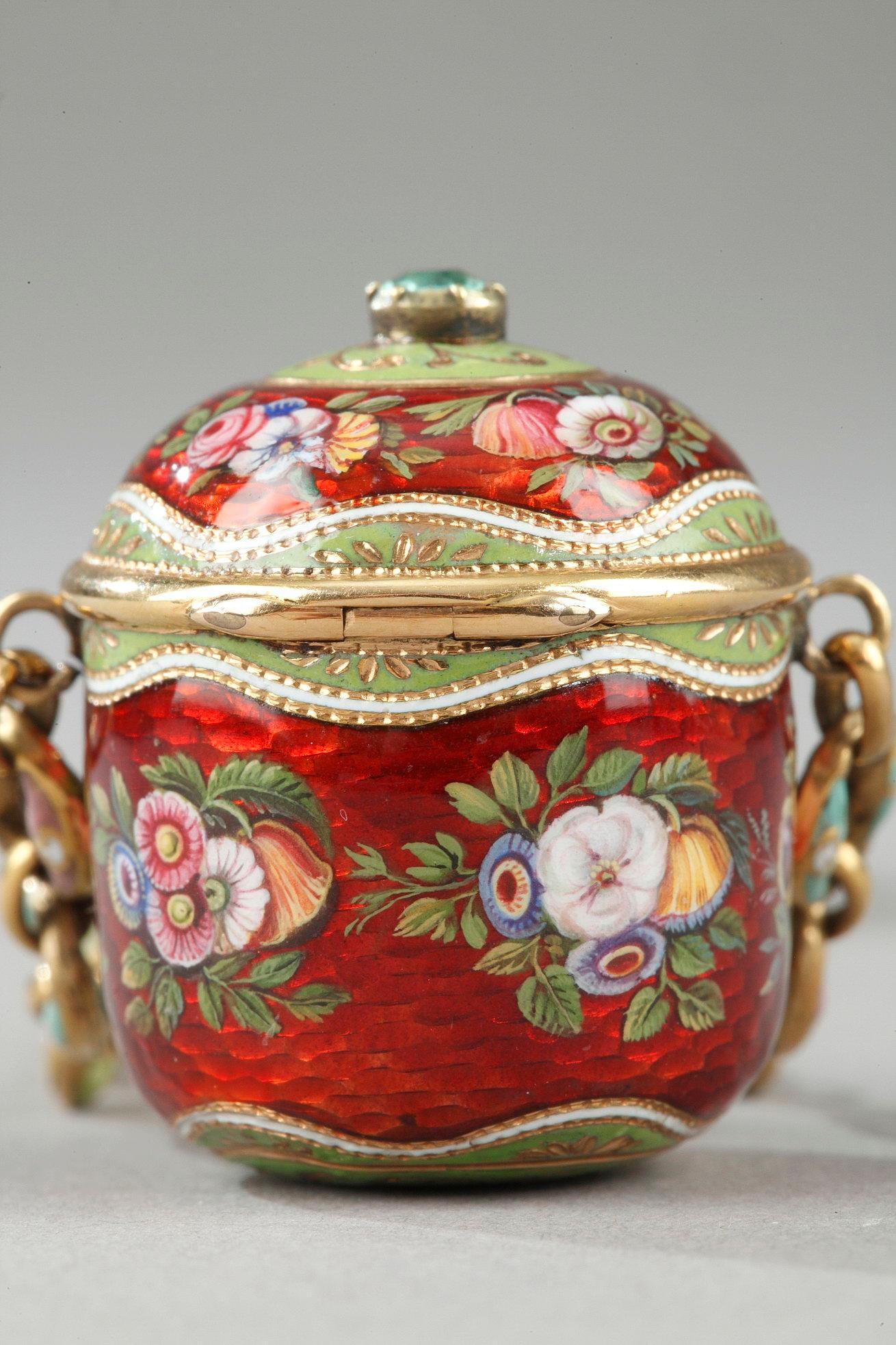 An early 19th century gold and enamel vinaigrette, chain and ring For Sale 5