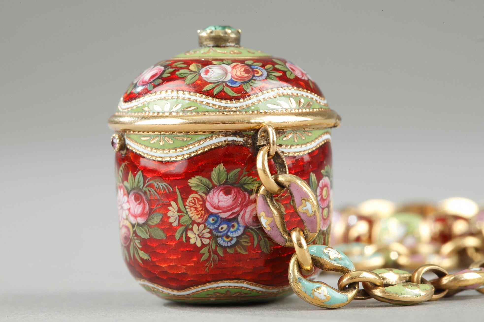 An early 19th century gold and enamel vinaigrette, chain and ring For Sale 7