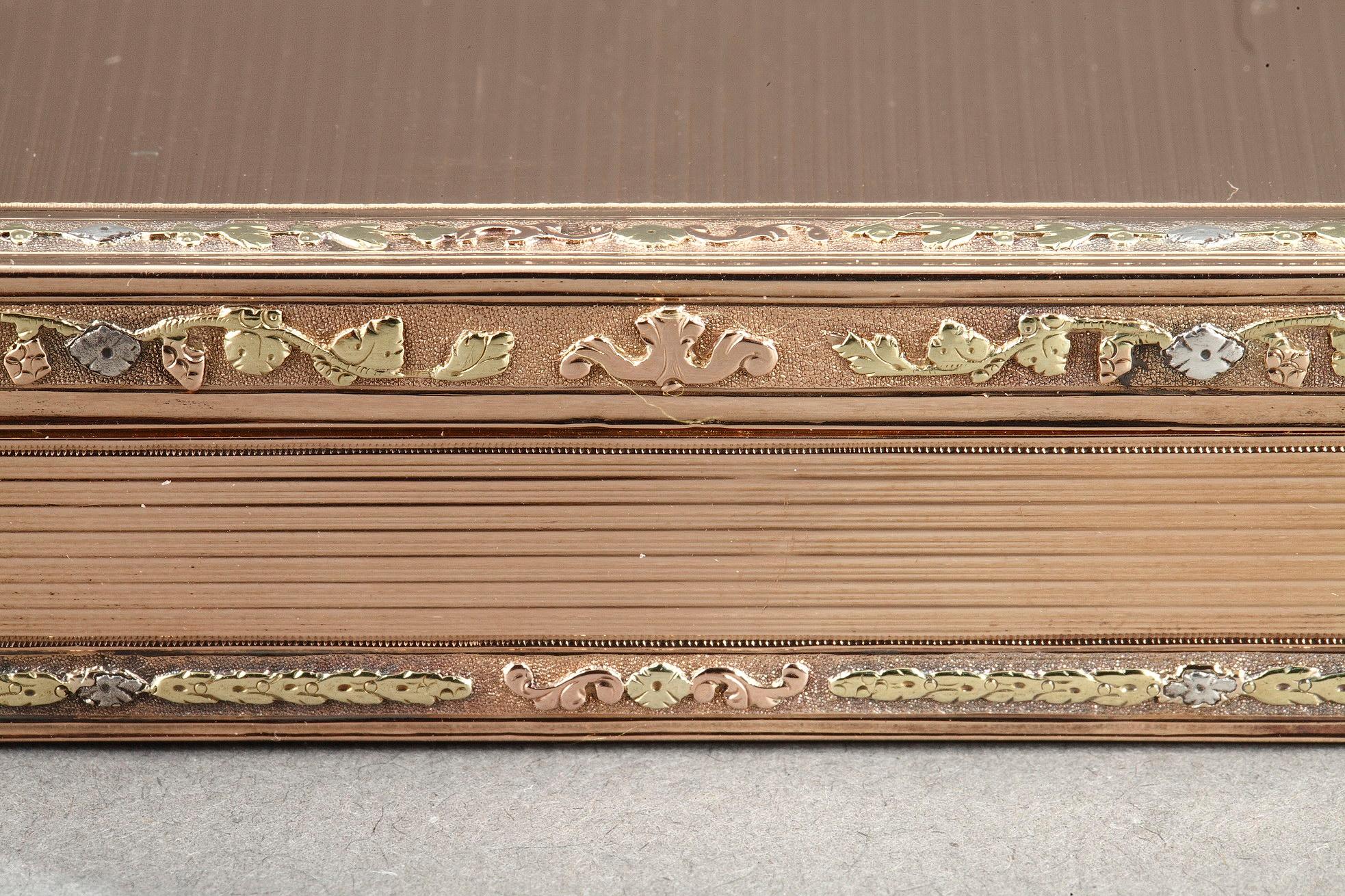 Or Boîte en or du début du XIXe siècle en vente