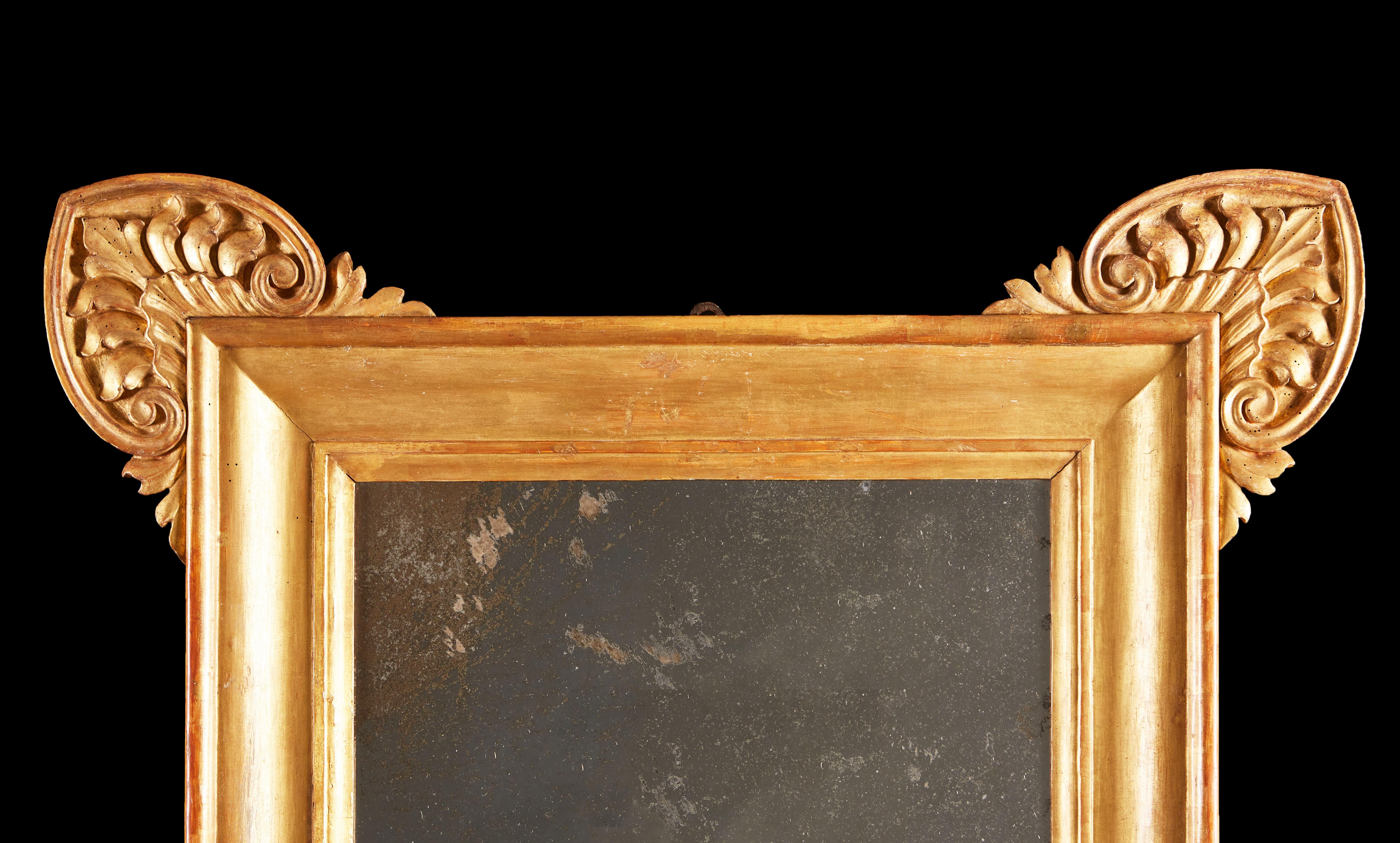 Bois doré Miroir italien en bois doré du début du XIXe siècle en vente